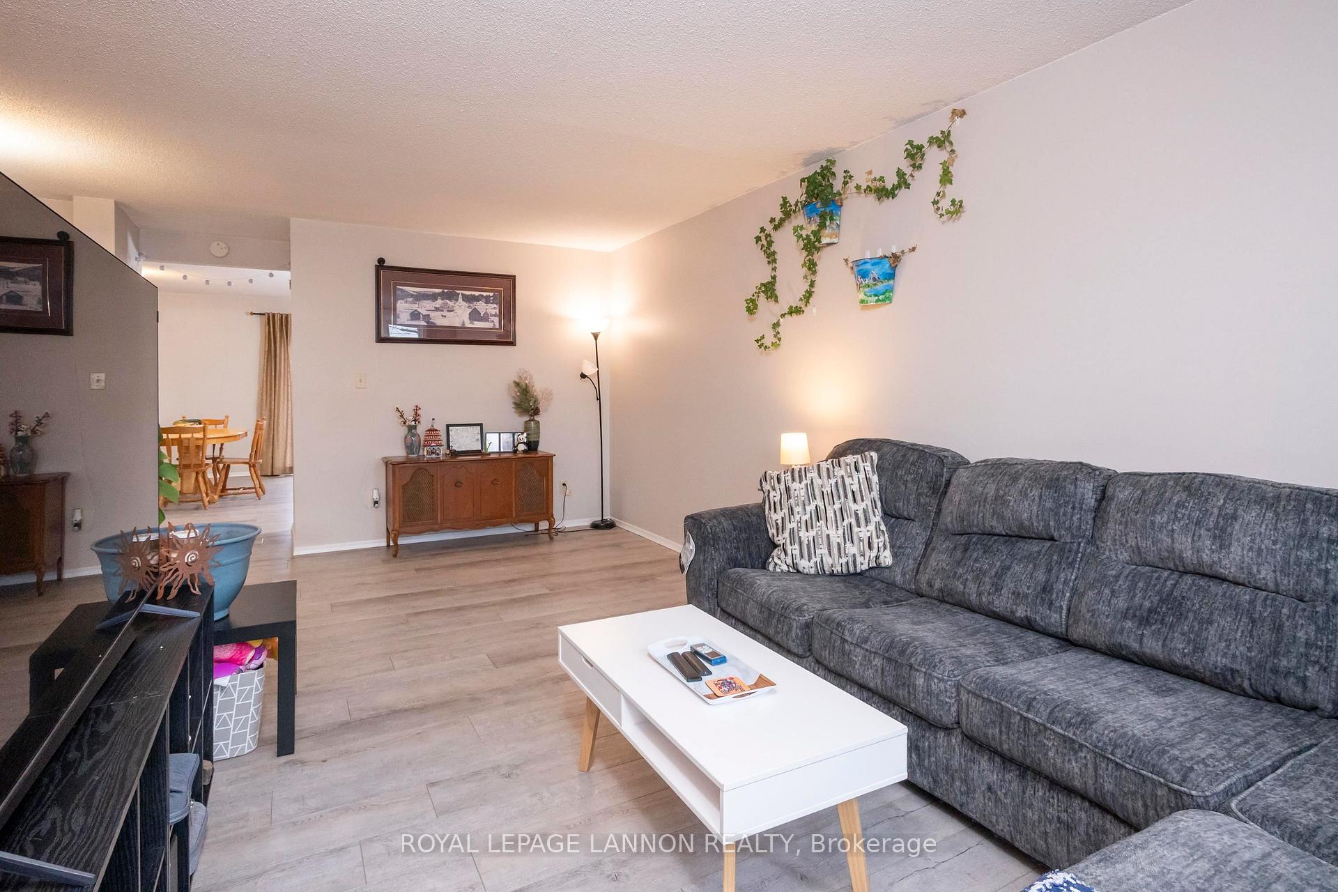 Photo 7 of 80 Peter Street, Thunder Bay, College Heights — HOMEH