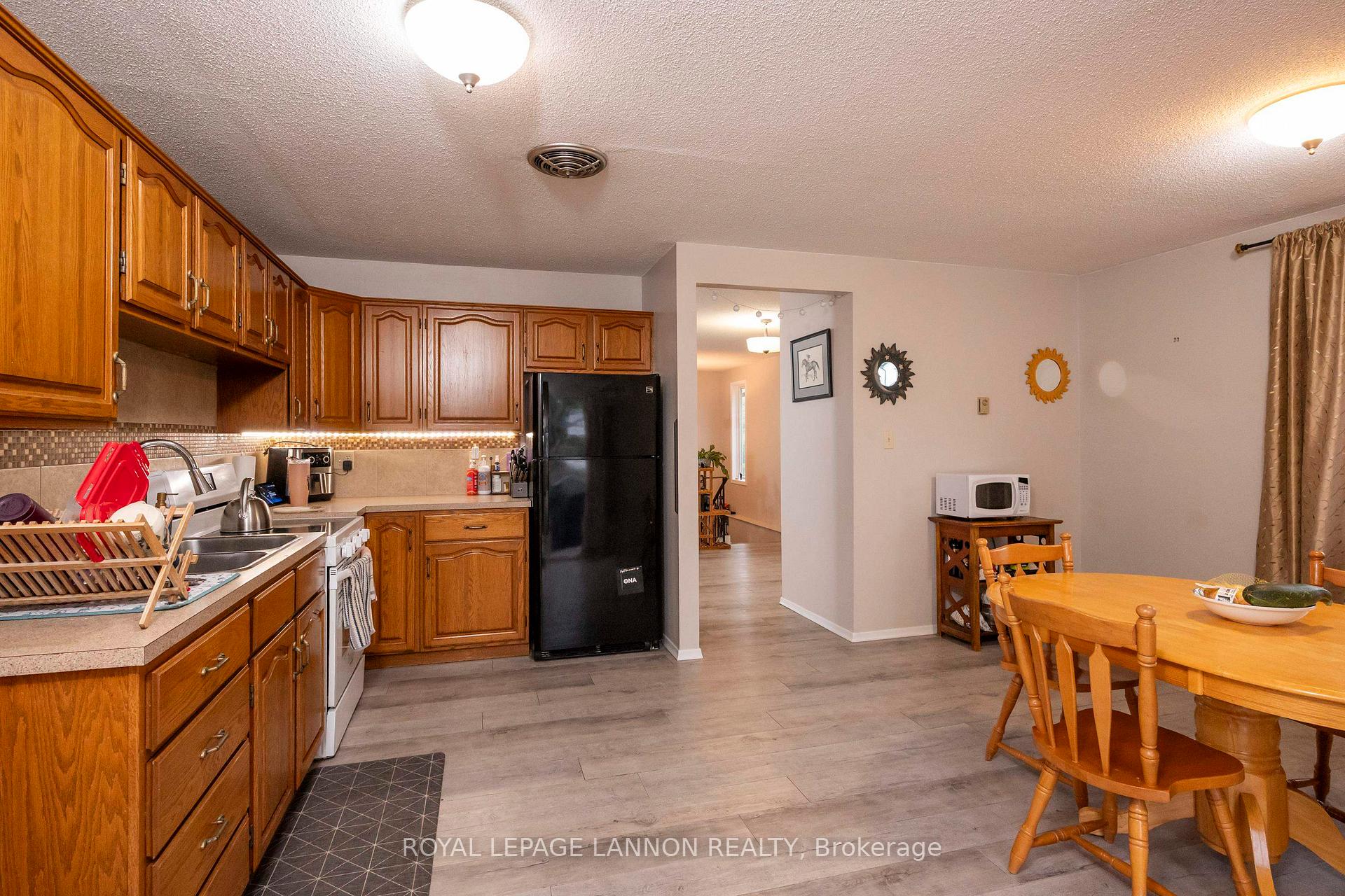 Photo 10 of 80 Peter Street, Thunder Bay, College Heights — HOMEH