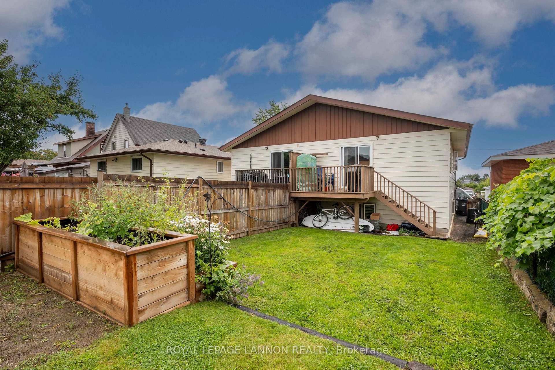 Photo 32 of 80 Peter Street, Thunder Bay, College Heights — HOMEH