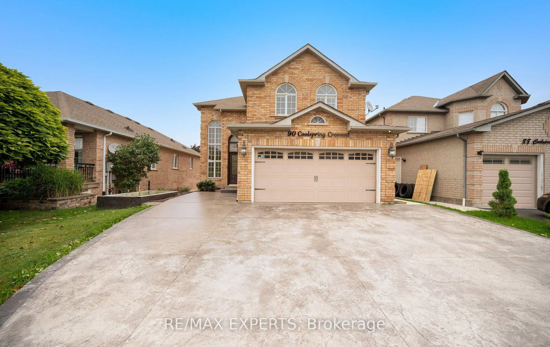 Photo 3 of 90 Coolspring Crescent, Caledon, Bolton East — HOMEH