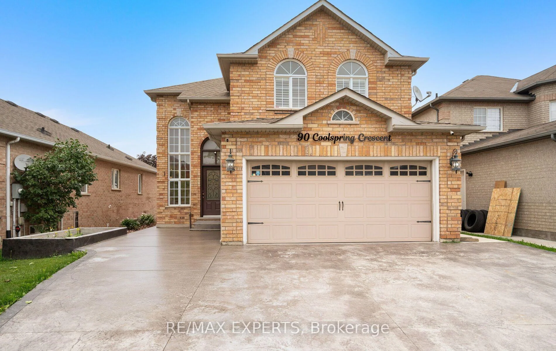 Photo 5 of 90 Coolspring Crescent, Caledon, Bolton East — HOMEH