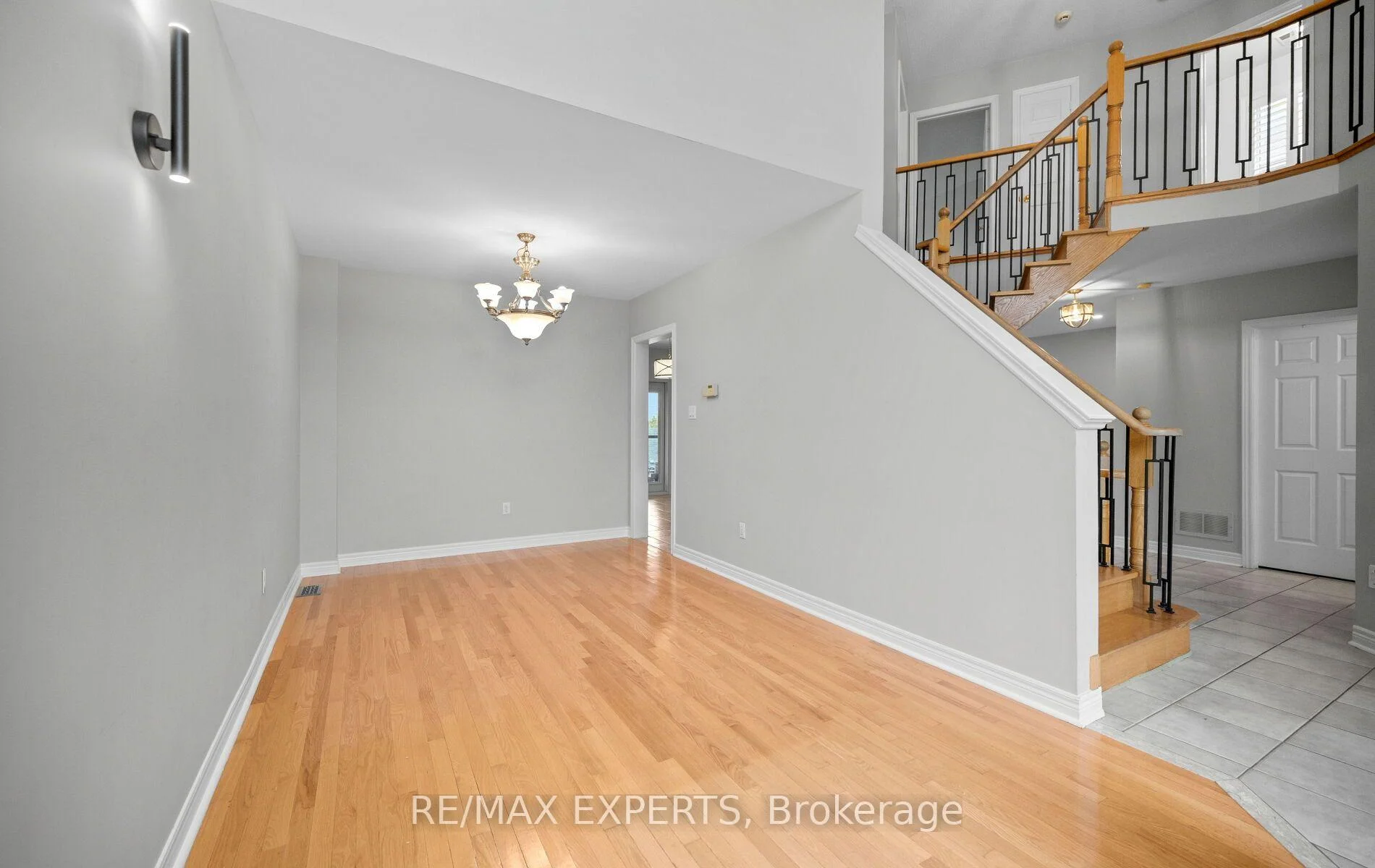 Photo 17 of 90 Coolspring Crescent, Caledon, Bolton East — HOMEH