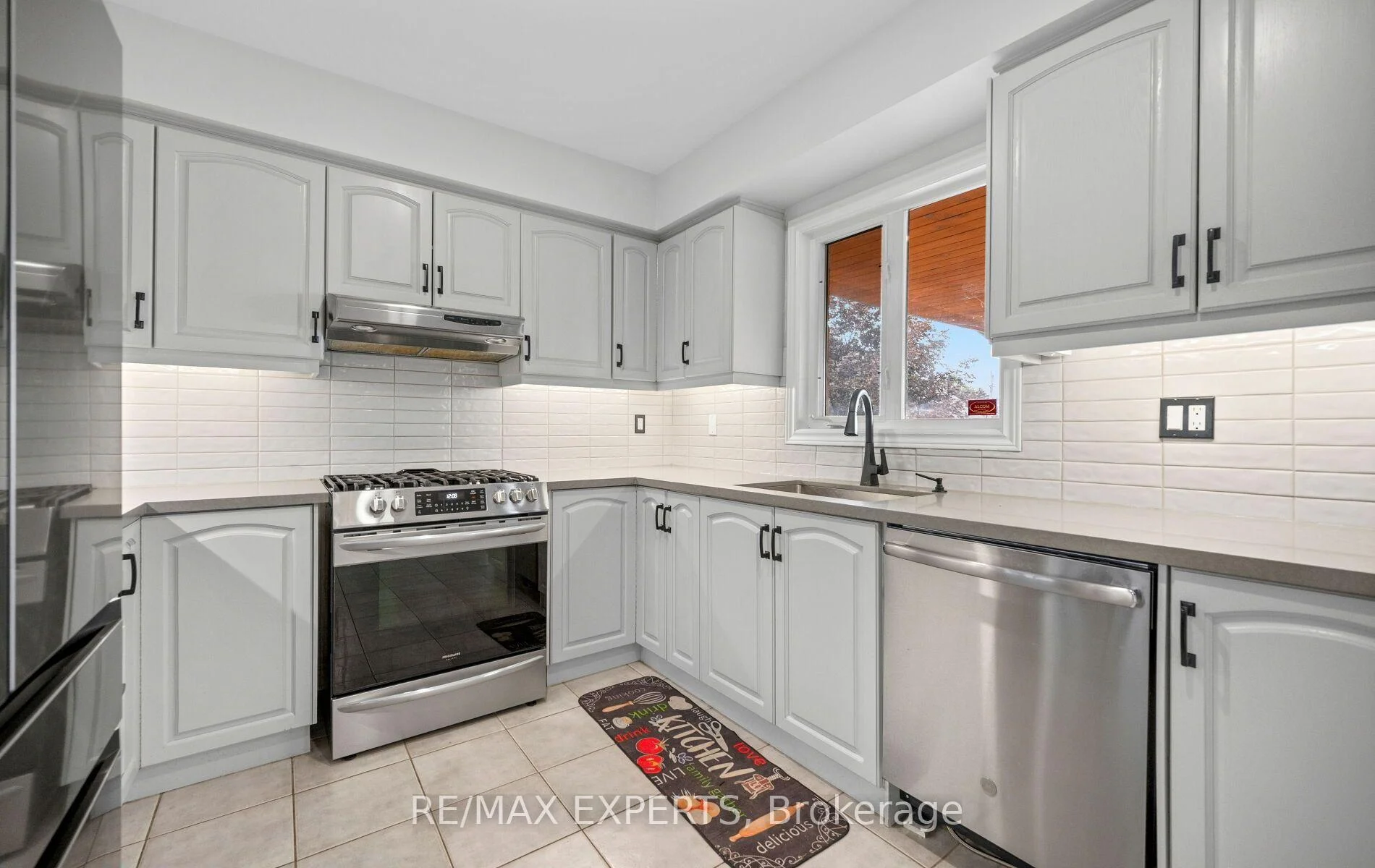 Photo 49 of 90 Coolspring Crescent, Caledon, Bolton East — HOMEH