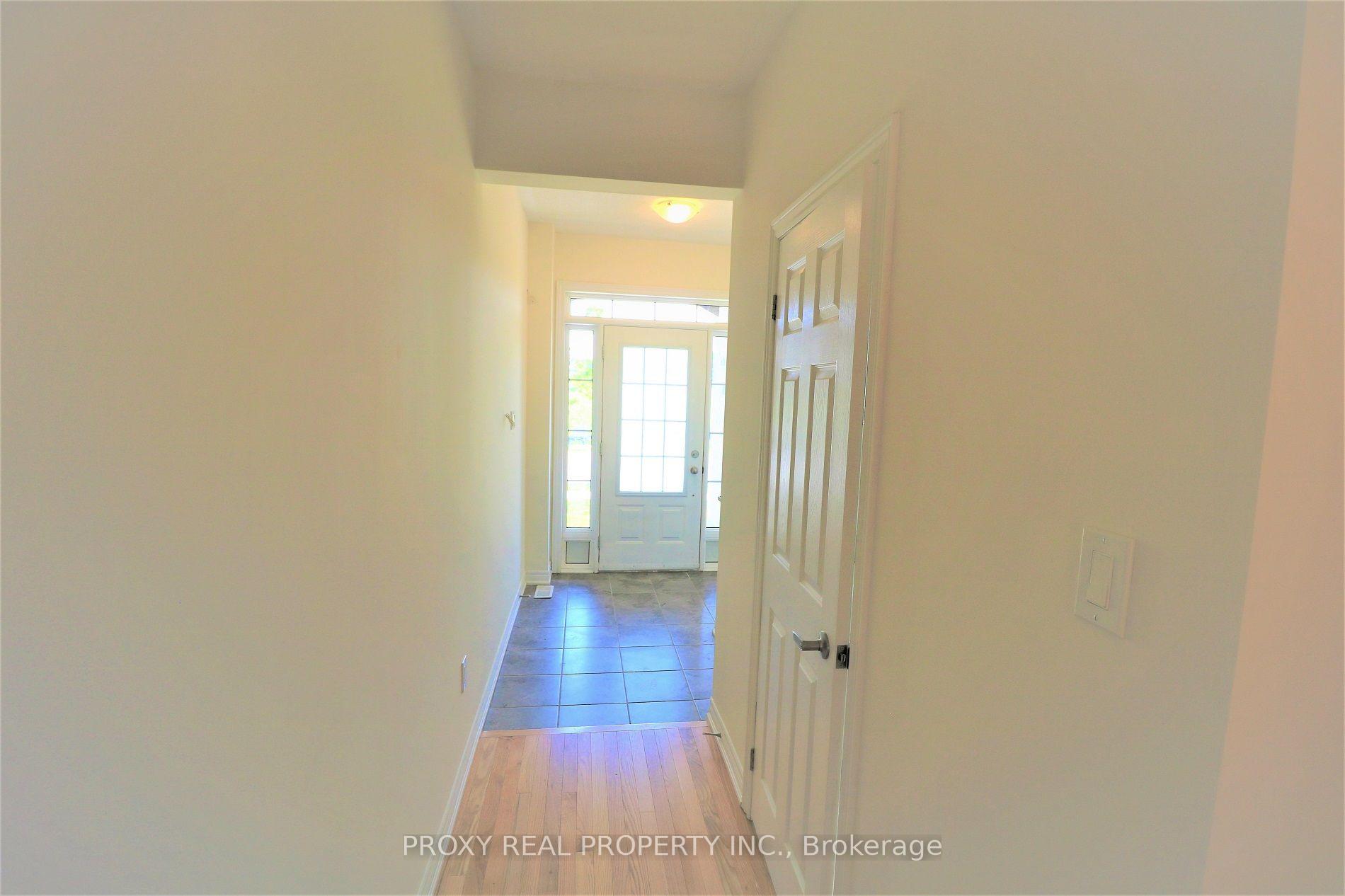 Photo 3 of 143 Beechborough Crescent, East Gwillimbury, Sharon — HOMEH