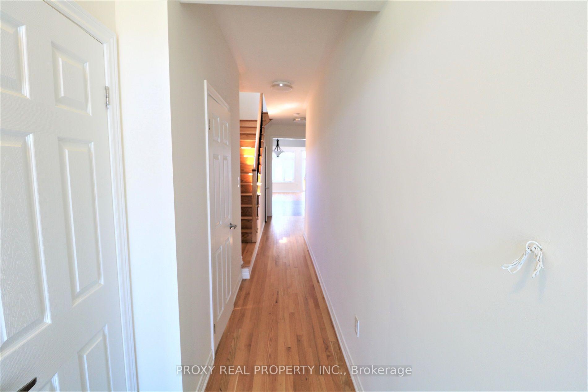 Photo 4 of 143 Beechborough Crescent, East Gwillimbury, Sharon — HOMEH