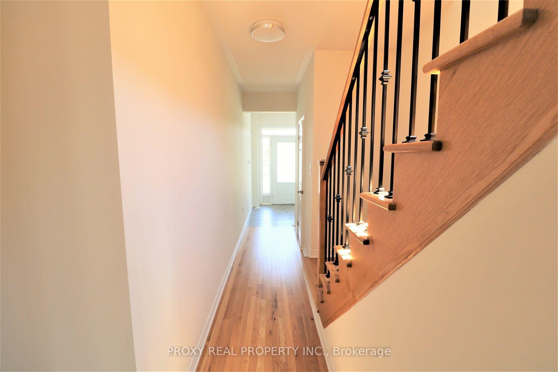 Photo 5 of 143 Beechborough Crescent, East Gwillimbury, Sharon — HOMEH
