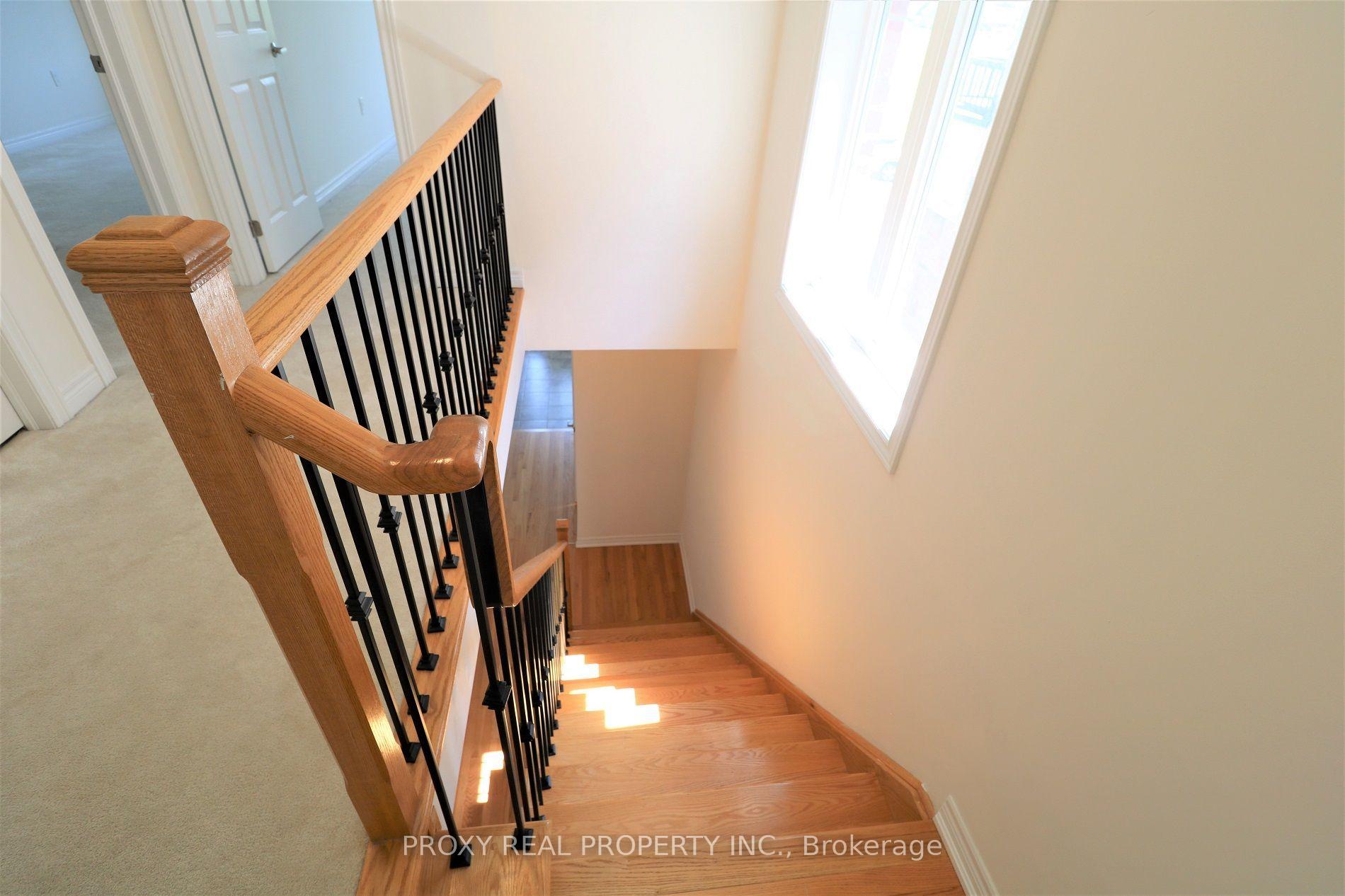 Photo 15 of 143 Beechborough Crescent, East Gwillimbury, Sharon — HOMEH