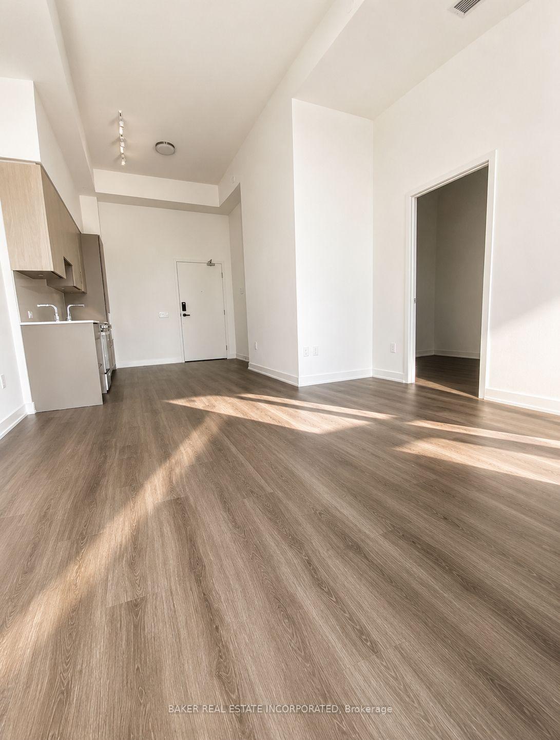 Photo 3 of Unit 604, 3883 Quartz Road, Mississauga, City Centre — HOMEH