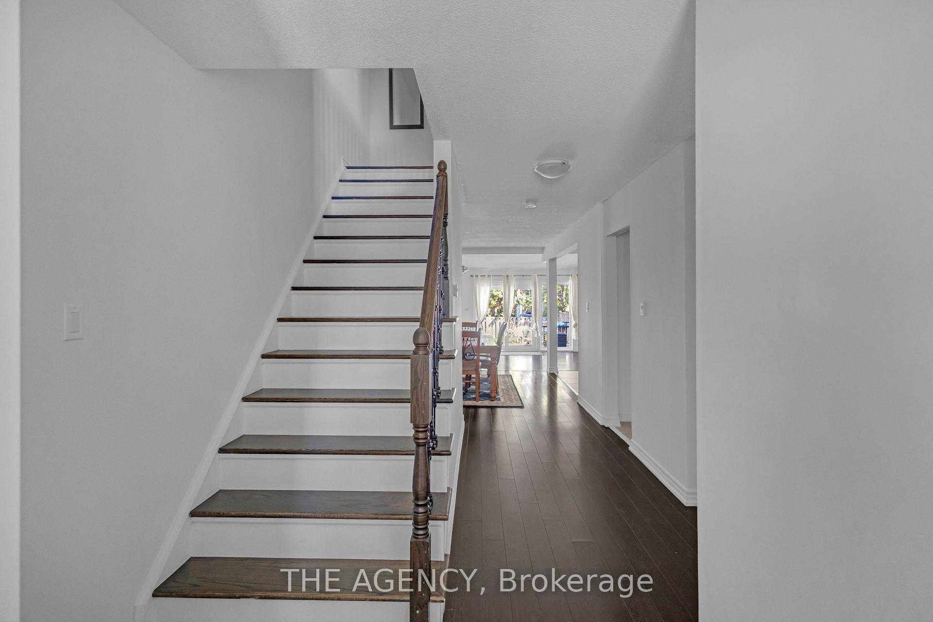 Photo 4 of 38 Athenia Drive, Hamilton, Stoney Creek Mountain — HOMEH