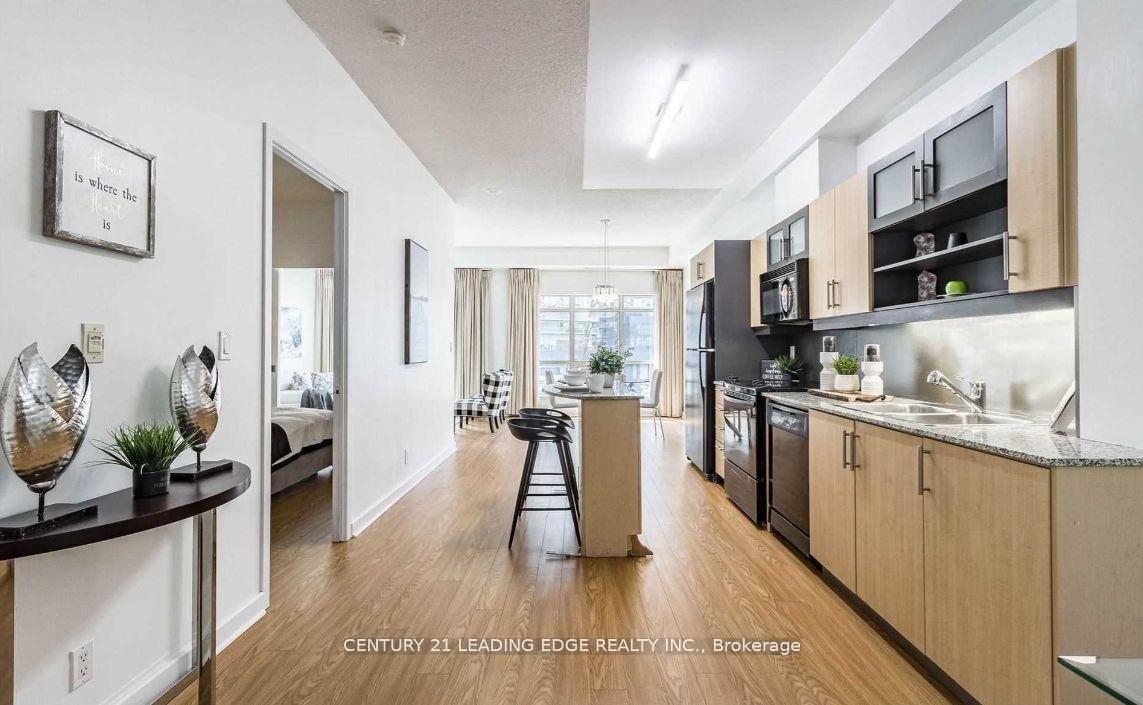 Front of Unit 203, 350 Wellington Street W