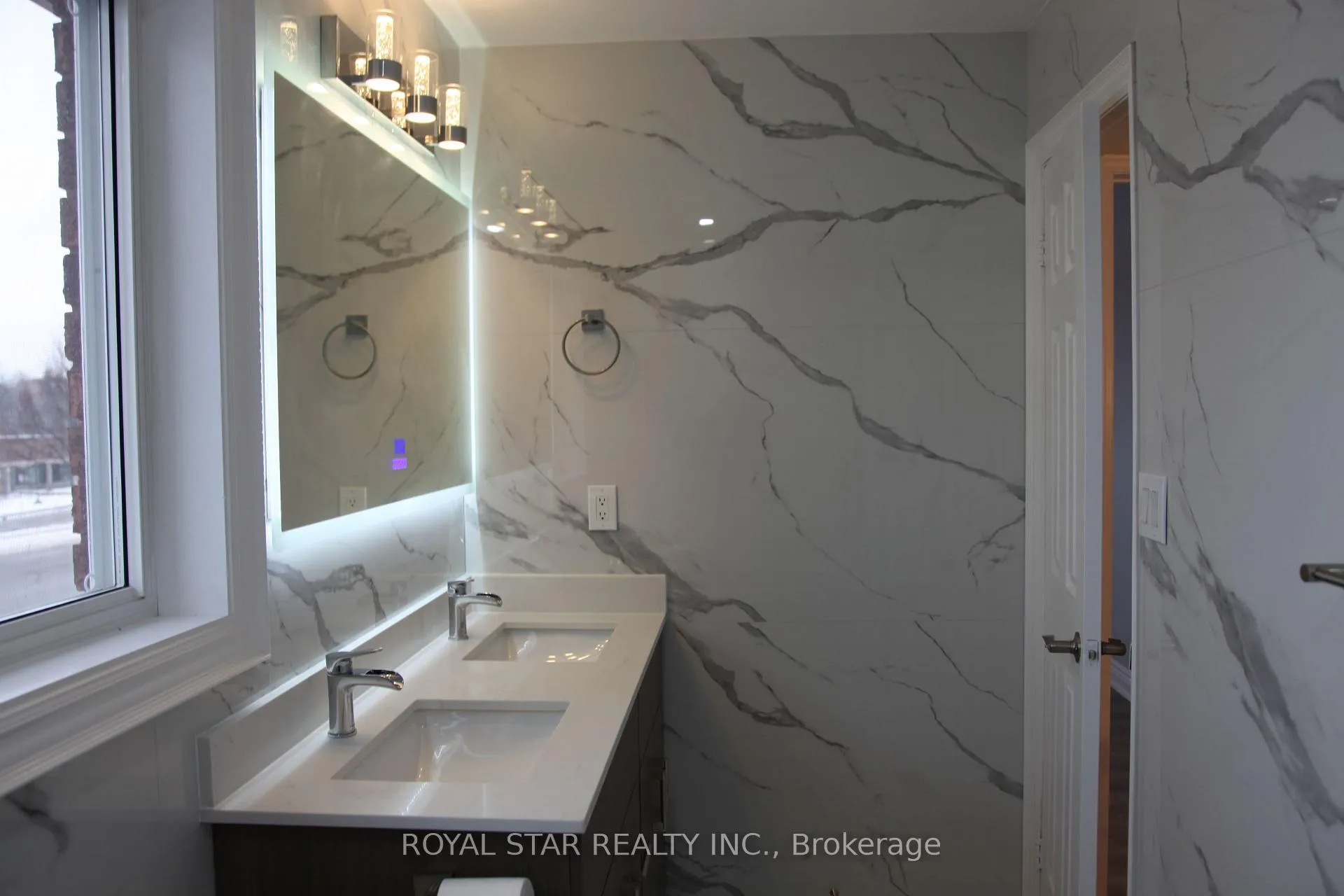Photo 14 of 105 Lougheed Road E, Barrie, Holly — HOMEH