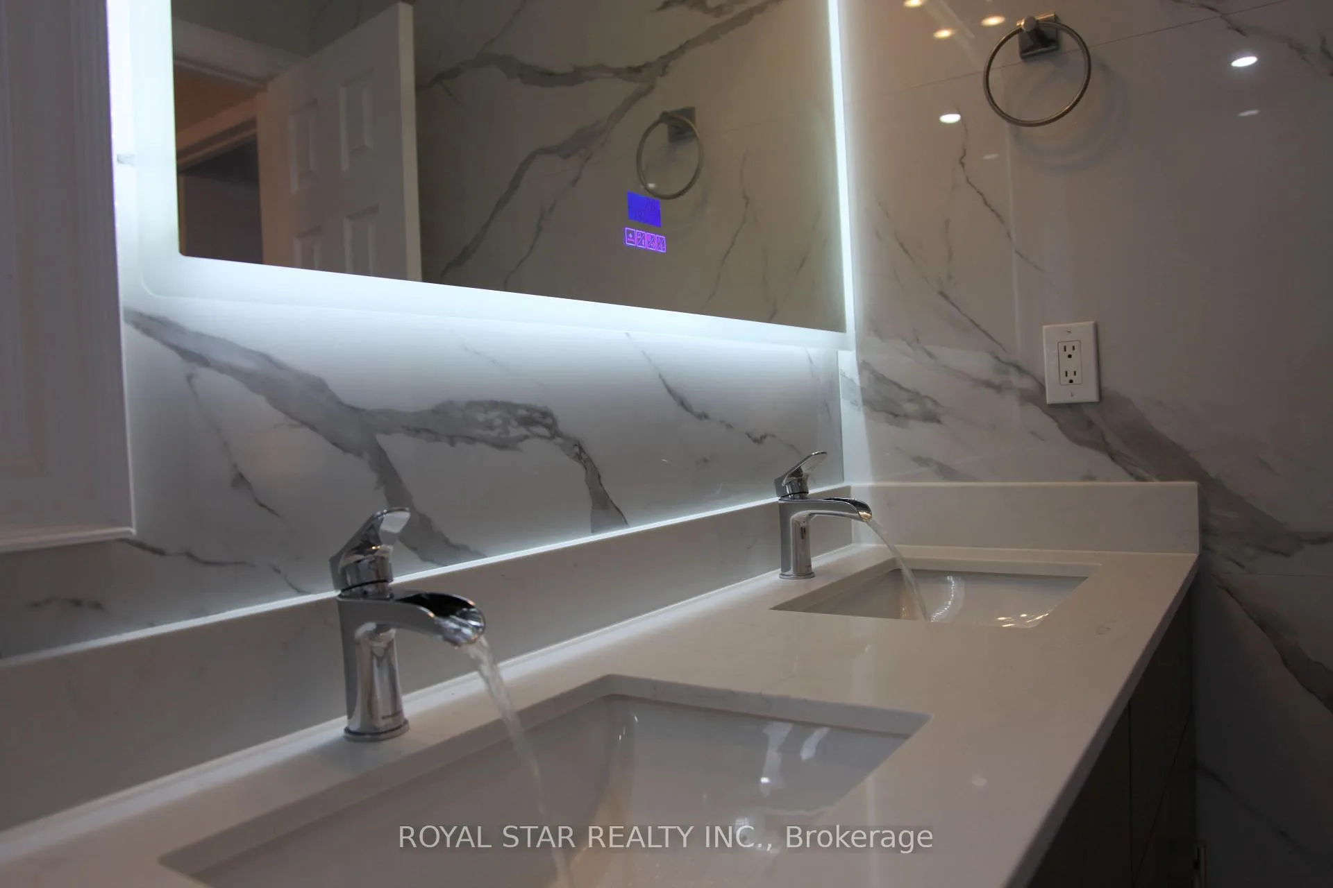 Photo 15 of 105 Lougheed Road E, Barrie, Holly — HOMEH