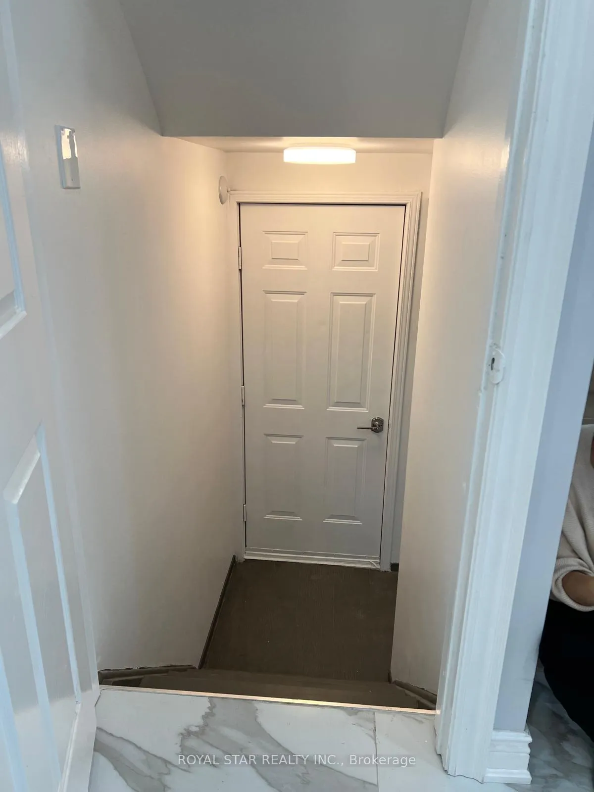 Photo 23 of 105 Lougheed Road E, Barrie, Holly — HOMEH