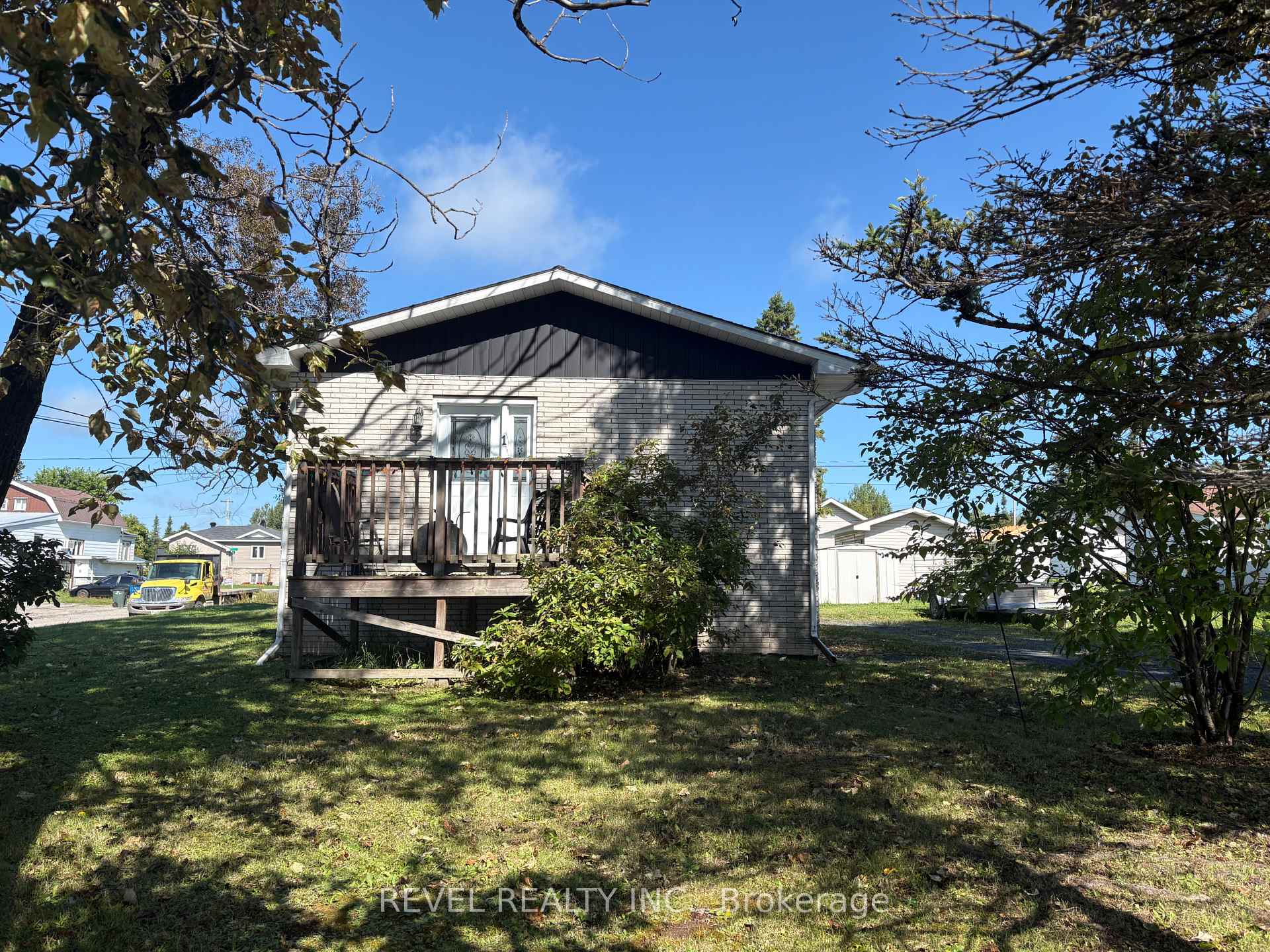 Photo 1 of 1 Cree Road, Cochrane — HOMEH