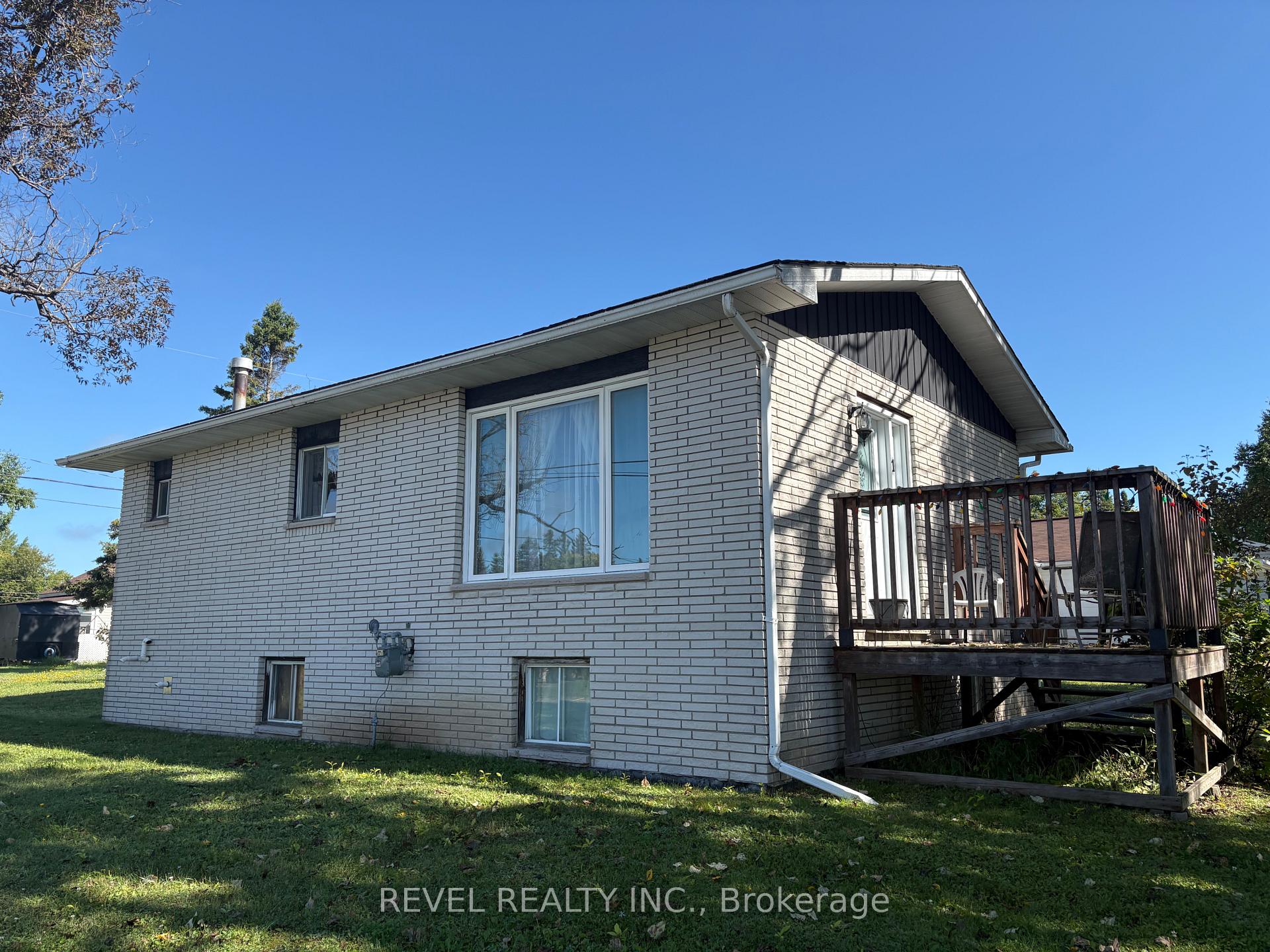Photo 3 of 1 Cree Road, Cochrane — HOMEH