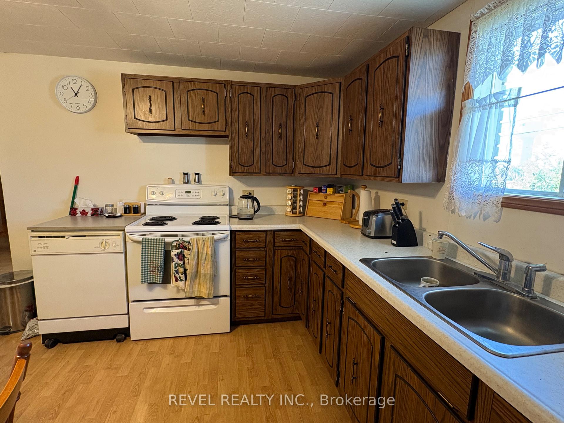 Photo 11 of 1 Cree Road, Cochrane — HOMEH