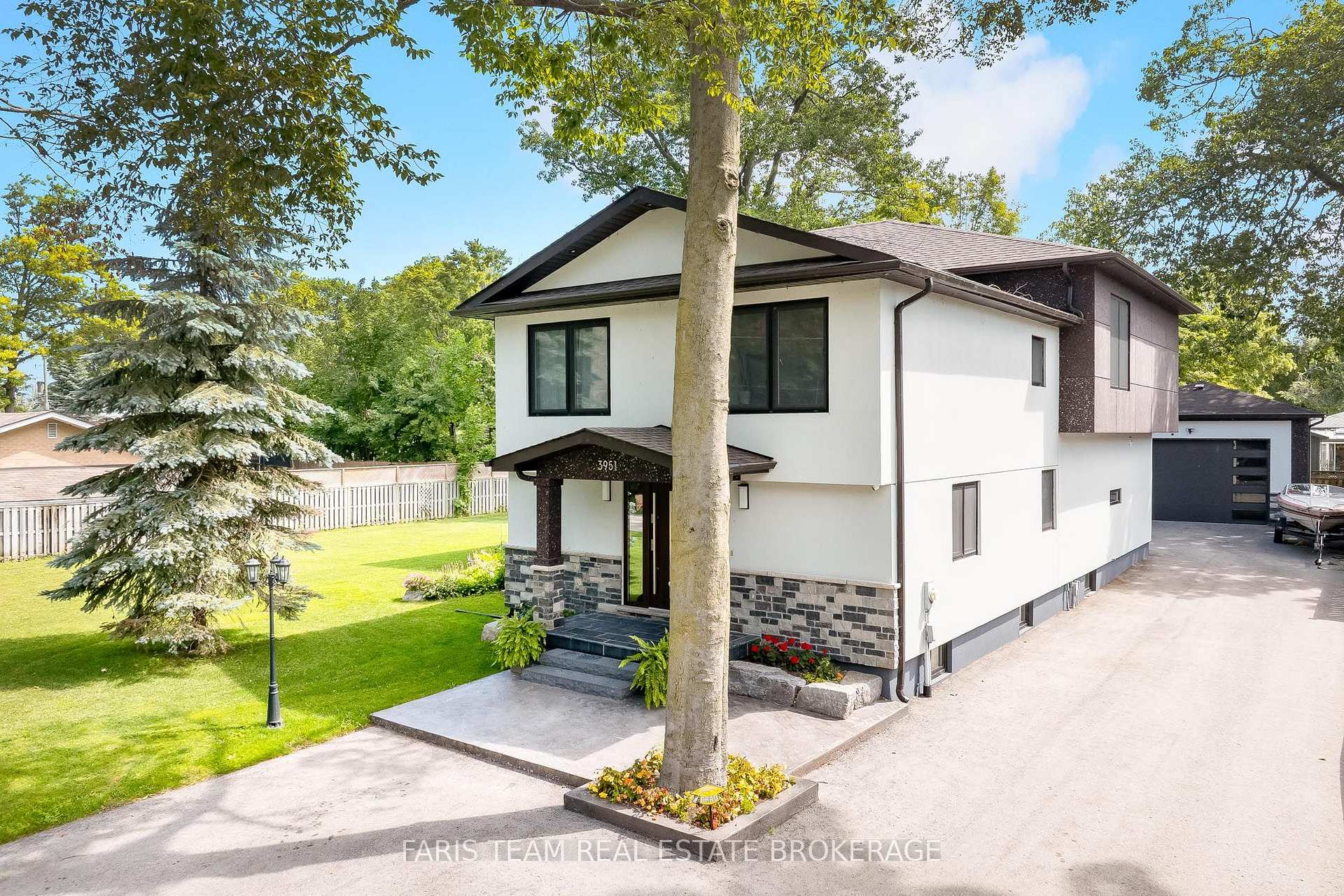 Photo 3 of 3951 Alberta Avenue, Innisfil, Rural Innisfil — HOMEH