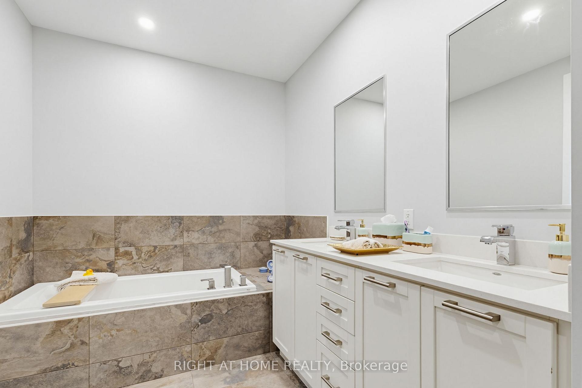Photo 21 of Unit PH08, 2480 Prince Michael Drive, Oakville, Joshua Creek — HOMEH
