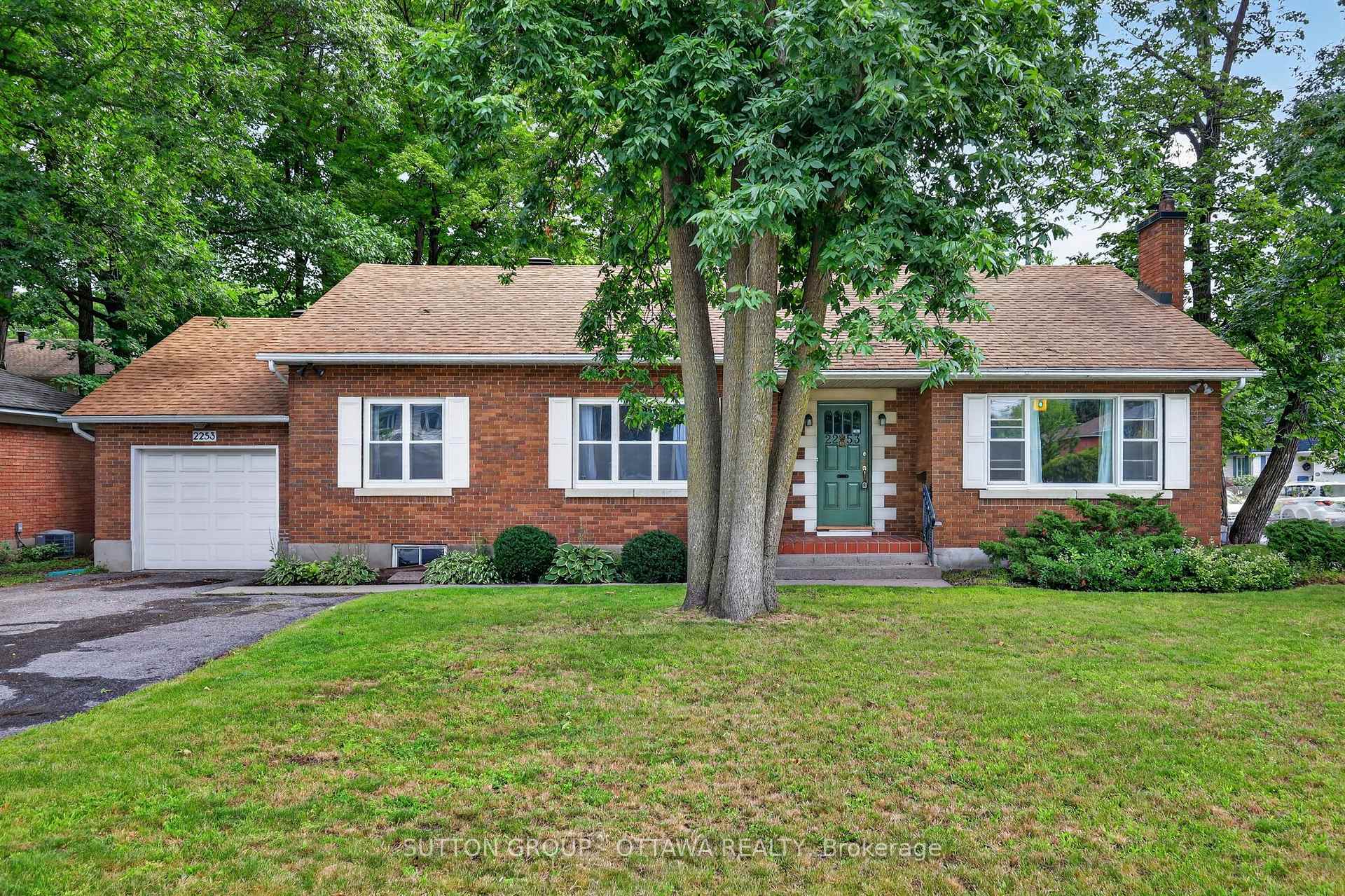 Front of 2253 Alta Vista Drive