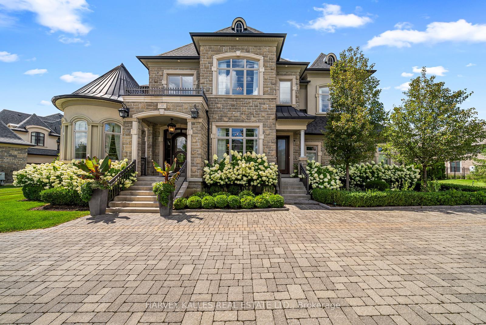 Photo 2 of 30 Spicewood Crescent, Vaughan, Kleinburg — HOMEH