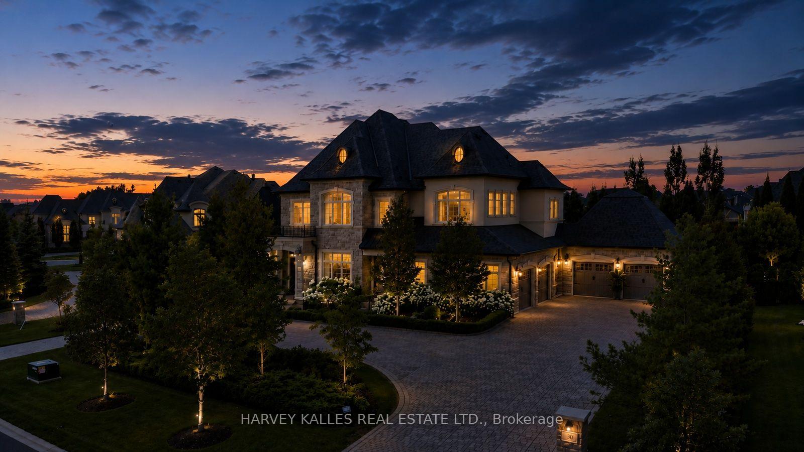 Photo 3 of 30 Spicewood Crescent, Vaughan, Kleinburg — HOMEH