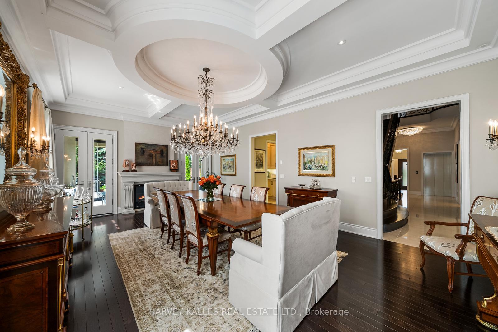 Photo 10 of 30 Spicewood Crescent, Vaughan, Kleinburg — HOMEH