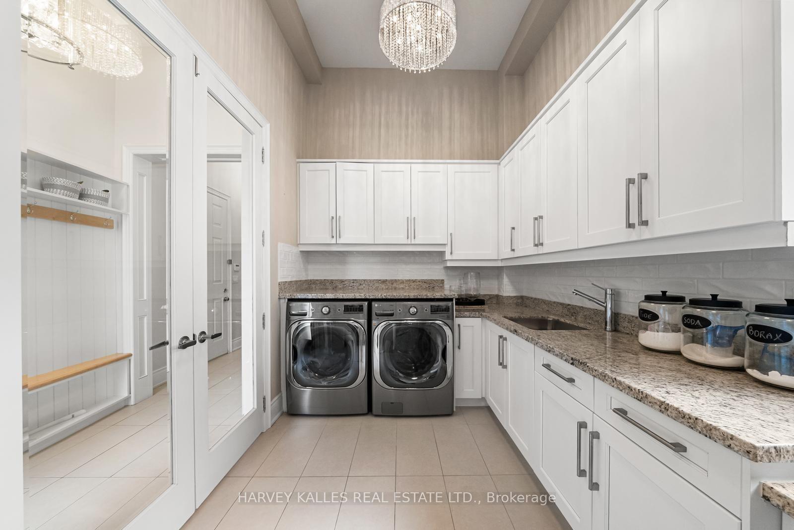 Photo 20 of 30 Spicewood Crescent, Vaughan, Kleinburg — HOMEH