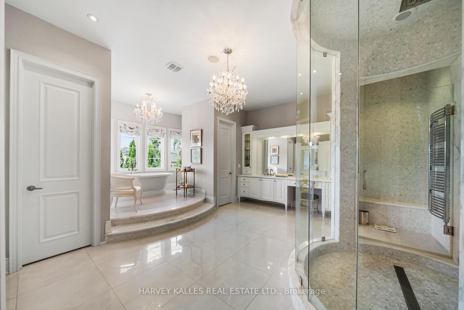 Photo 24 of 30 Spicewood Crescent, Vaughan, Kleinburg — HOMEH