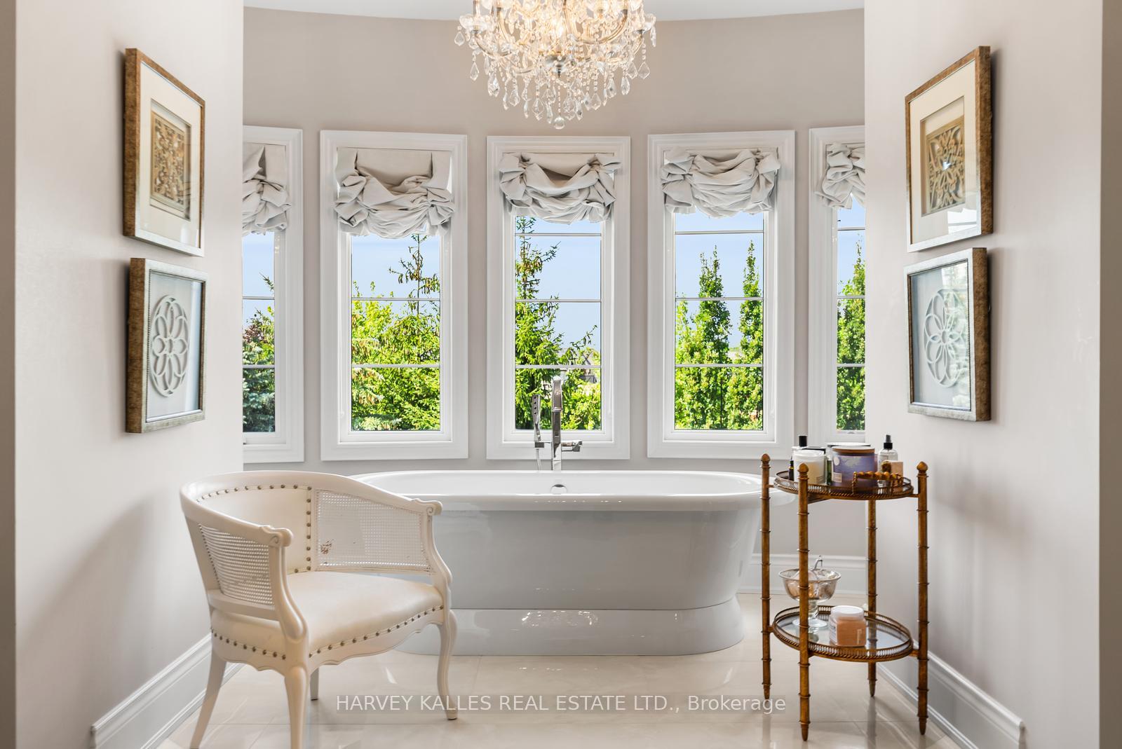 Photo 25 of 30 Spicewood Crescent, Vaughan, Kleinburg — HOMEH