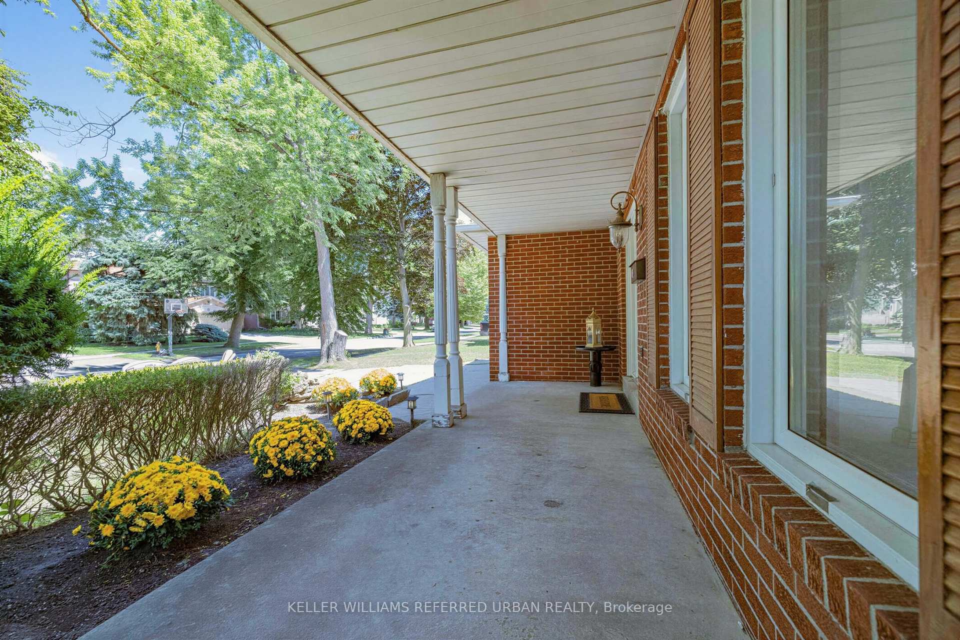 Photo 4 of 7 Chipstead Road, North York, Banbury-Don Mills — HOMEH