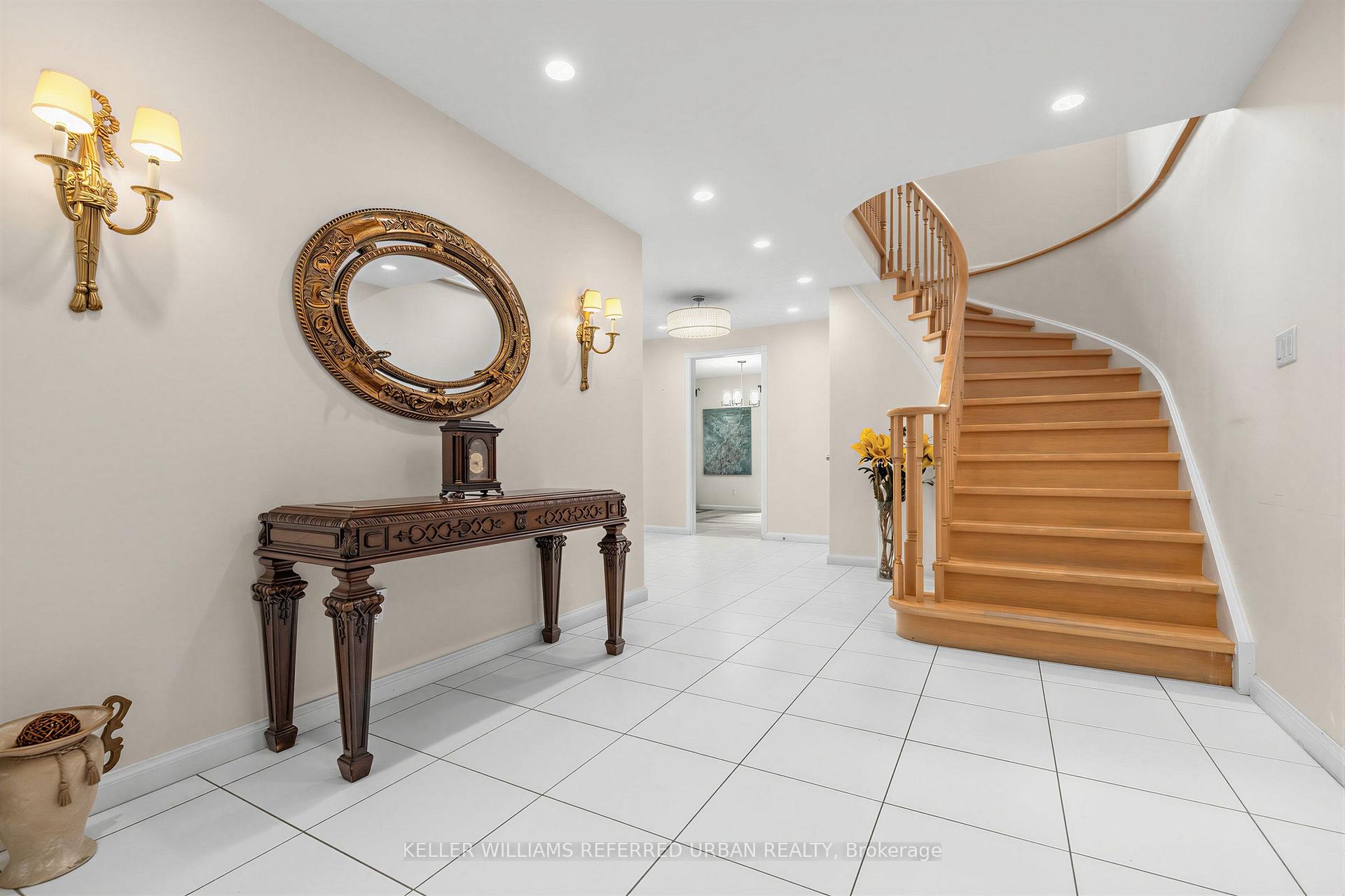 Photo 6 of 7 Chipstead Road, North York, Banbury-Don Mills — HOMEH