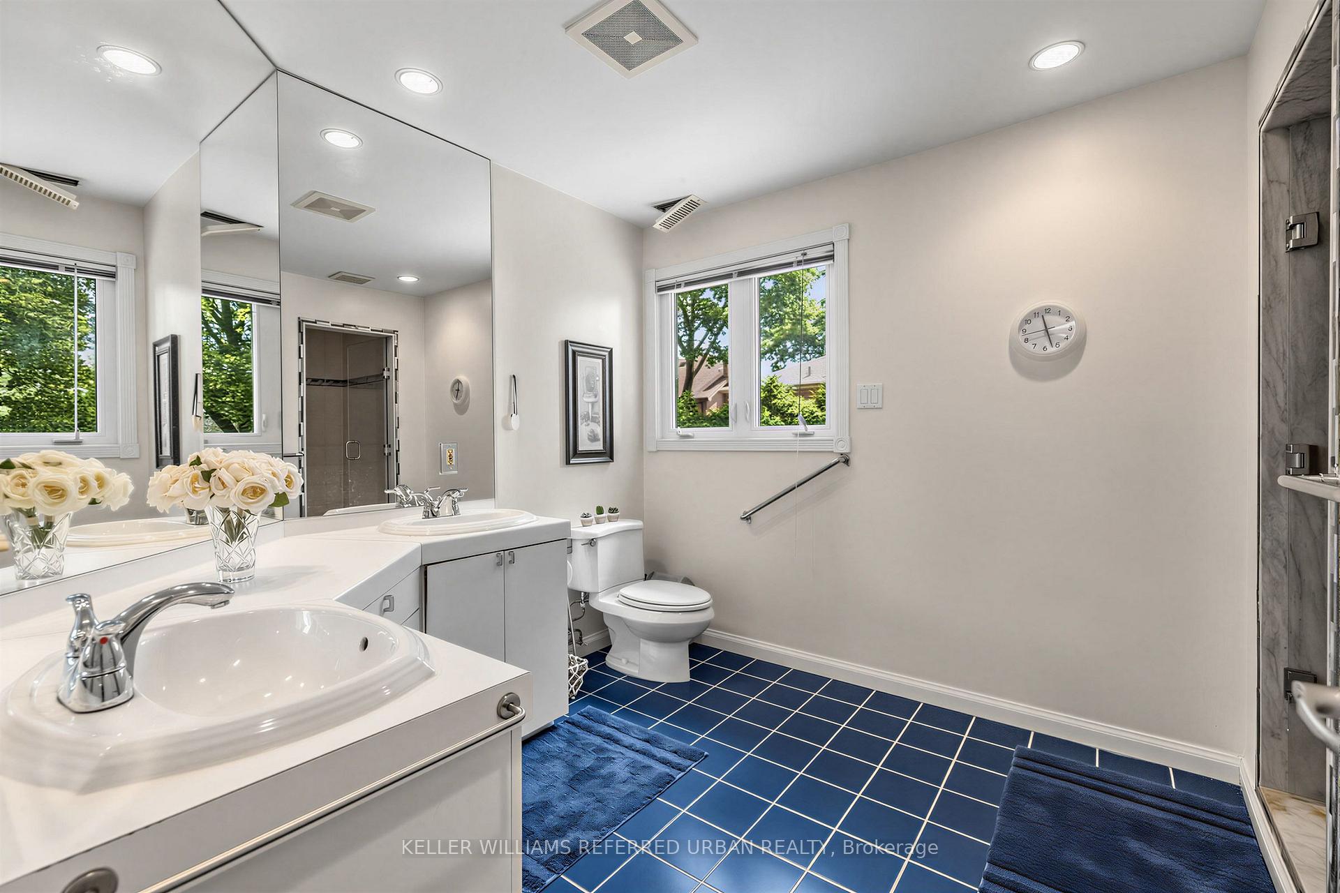 Photo 24 of 7 Chipstead Road, North York, Banbury-Don Mills — HOMEH