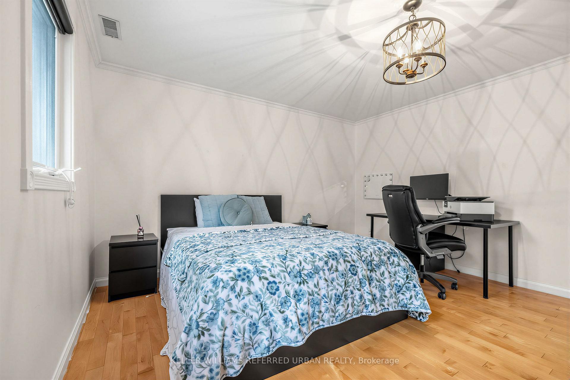 Photo 26 of 7 Chipstead Road, North York, Banbury-Don Mills — HOMEH