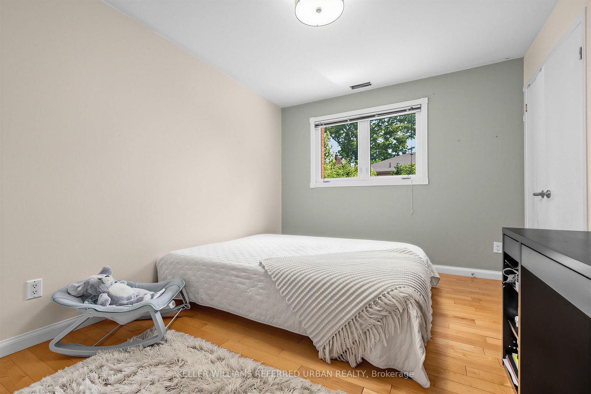 Photo 27 of 7 Chipstead Road, North York, Banbury-Don Mills — HOMEH