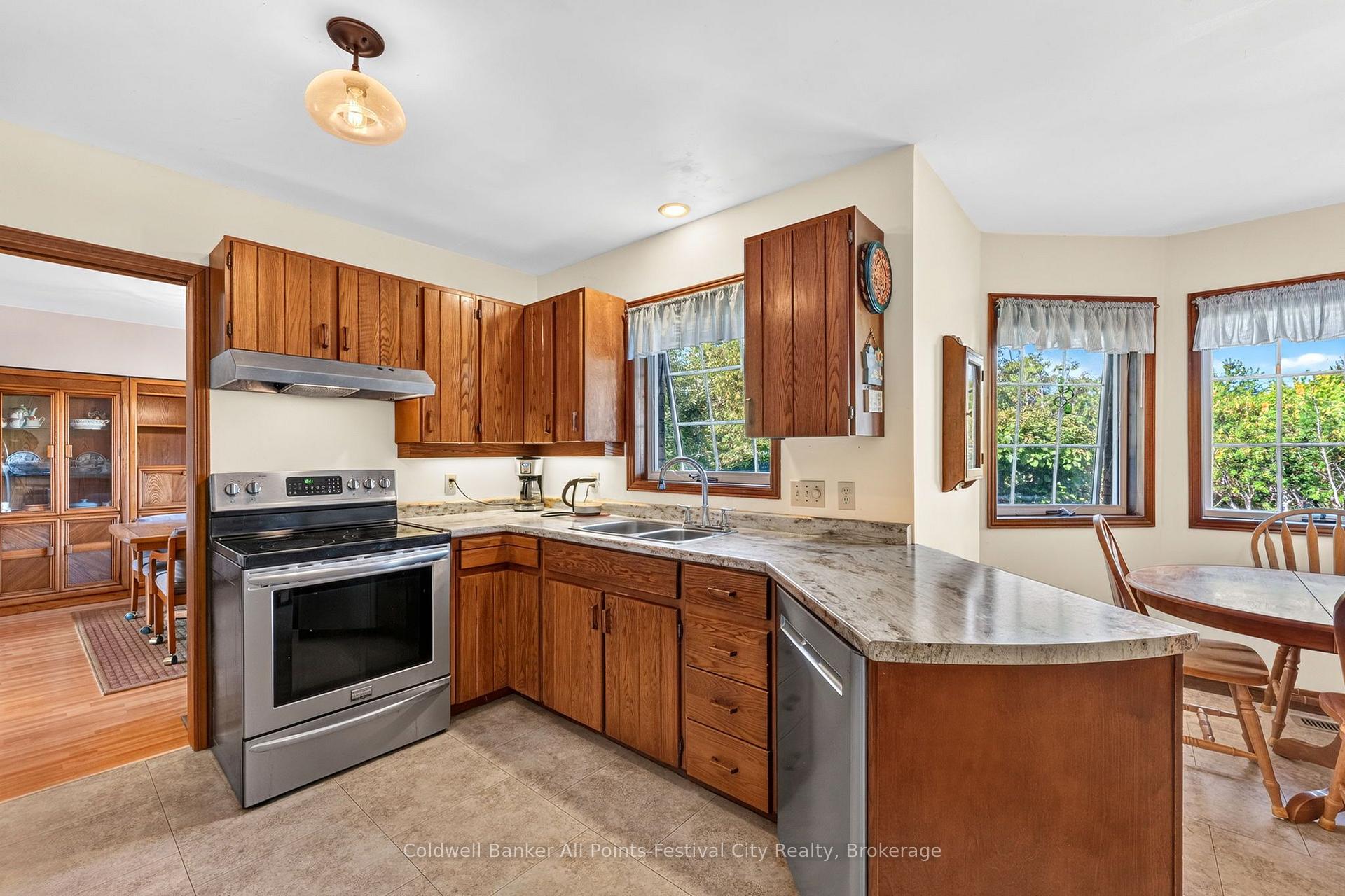 Photo 13 of 390 Eldon Street S, Goderich, Goderich (Town) — HOMEH