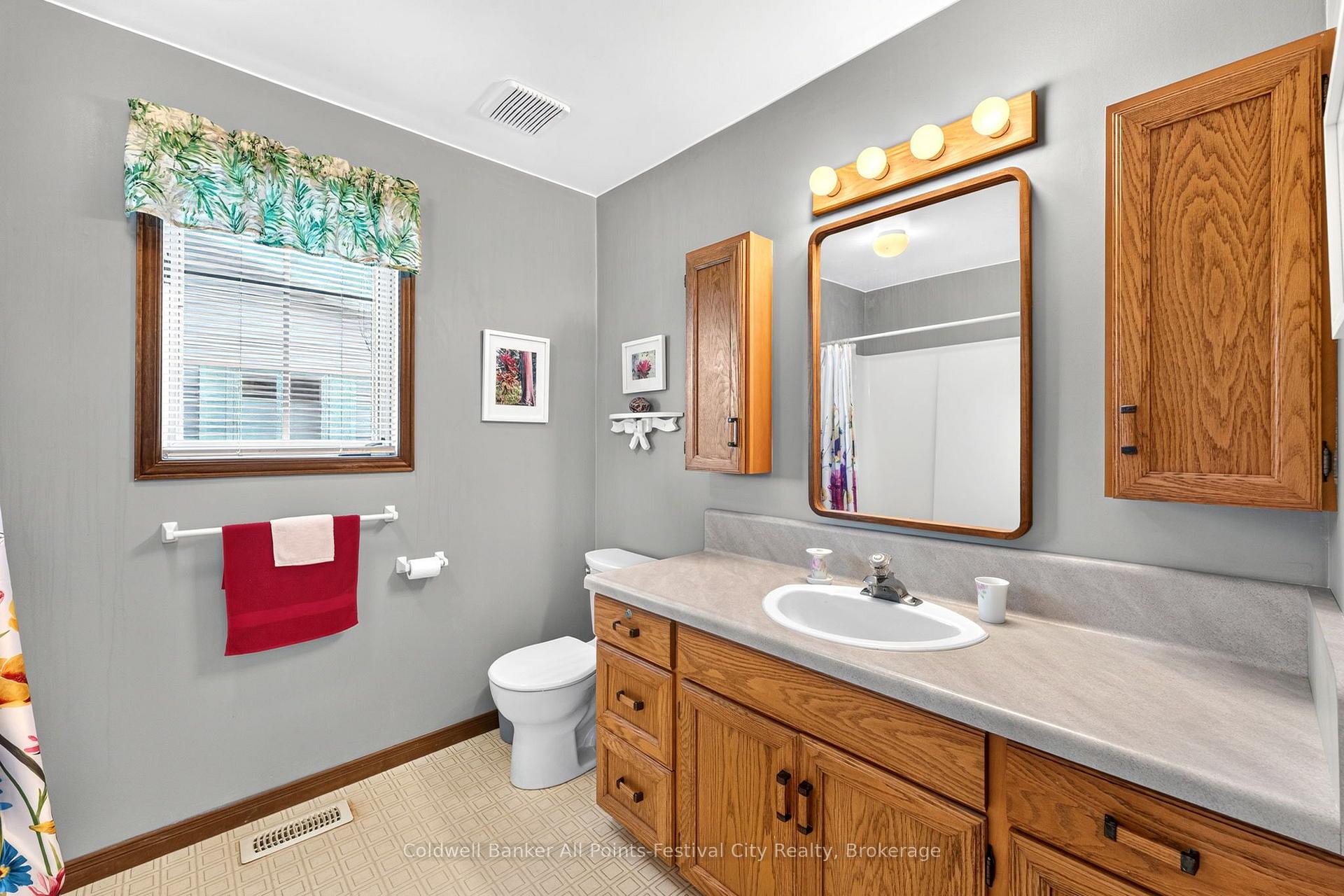 Photo 27 of 390 Eldon Street S, Goderich, Goderich (Town) — HOMEH