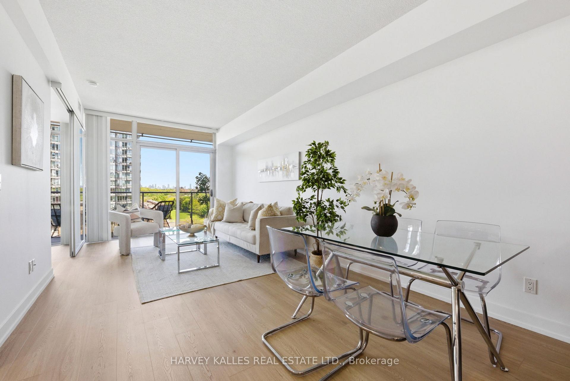 Photo 3 of Unit 701, 103 The Queensway, Toronto, High Park-Swansea — HOMEH