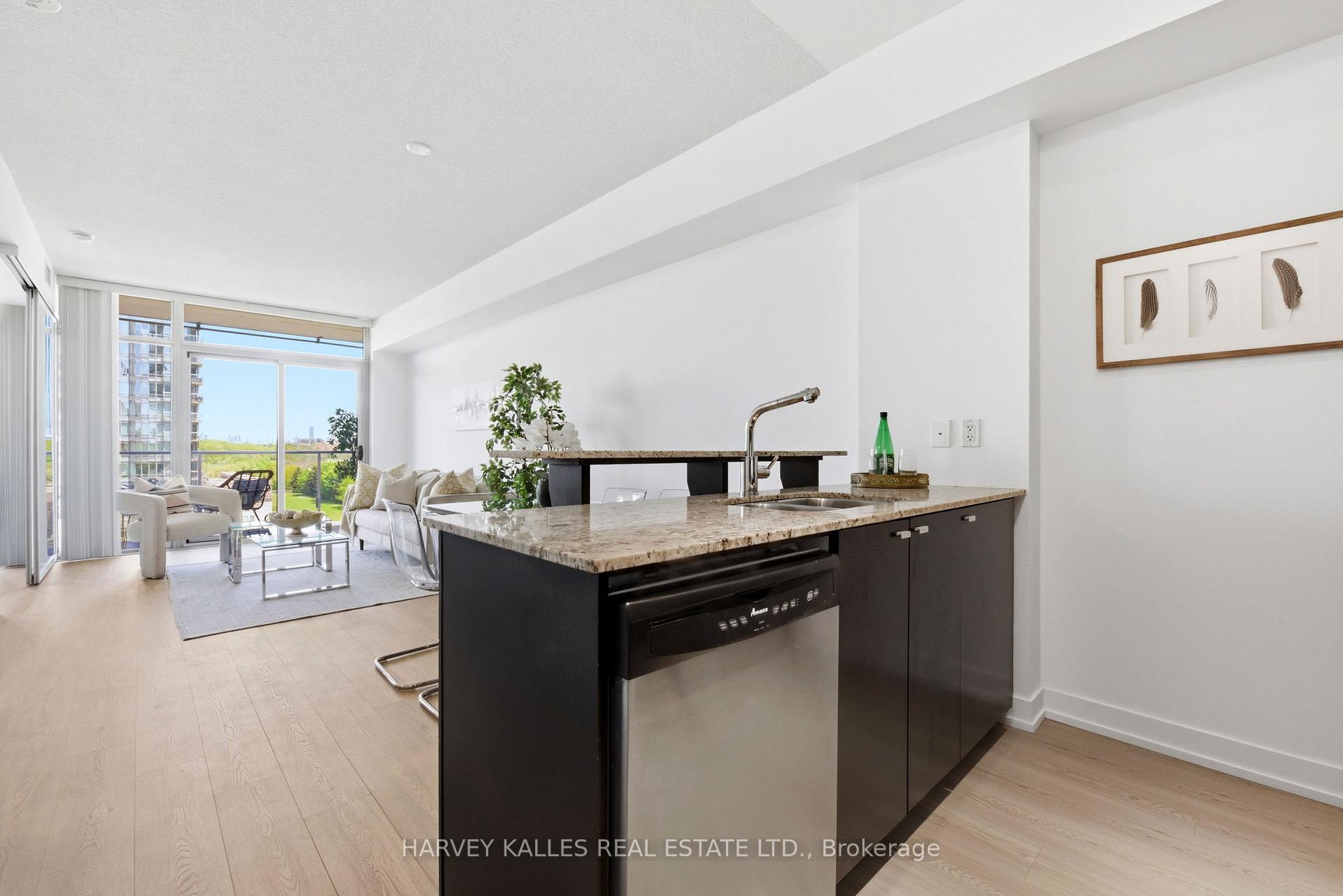 Photo 7 of Unit 701, 103 The Queensway, Toronto, High Park-Swansea — HOMEH