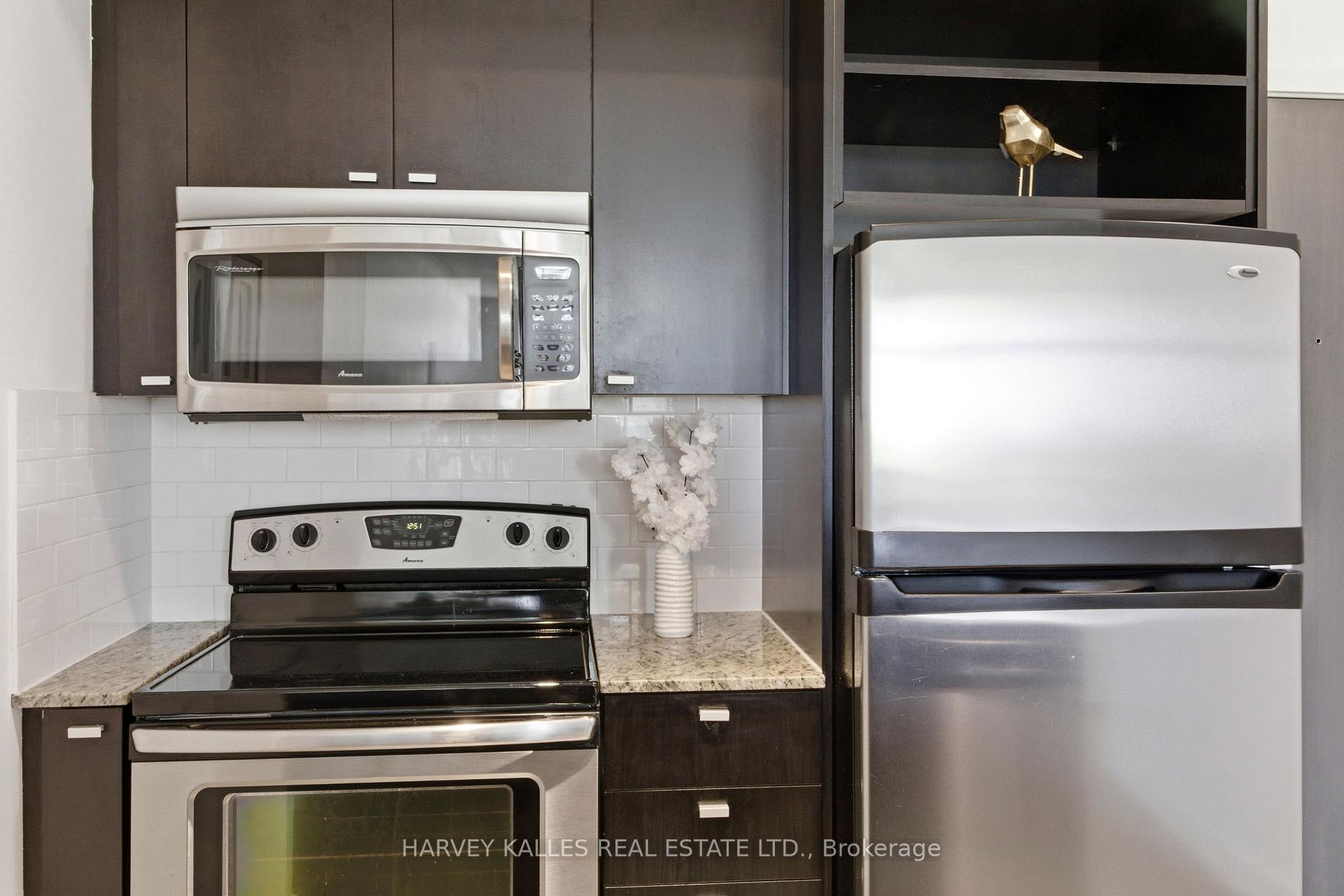 Photo 11 of Unit 701, 103 The Queensway, Toronto, High Park-Swansea — HOMEH