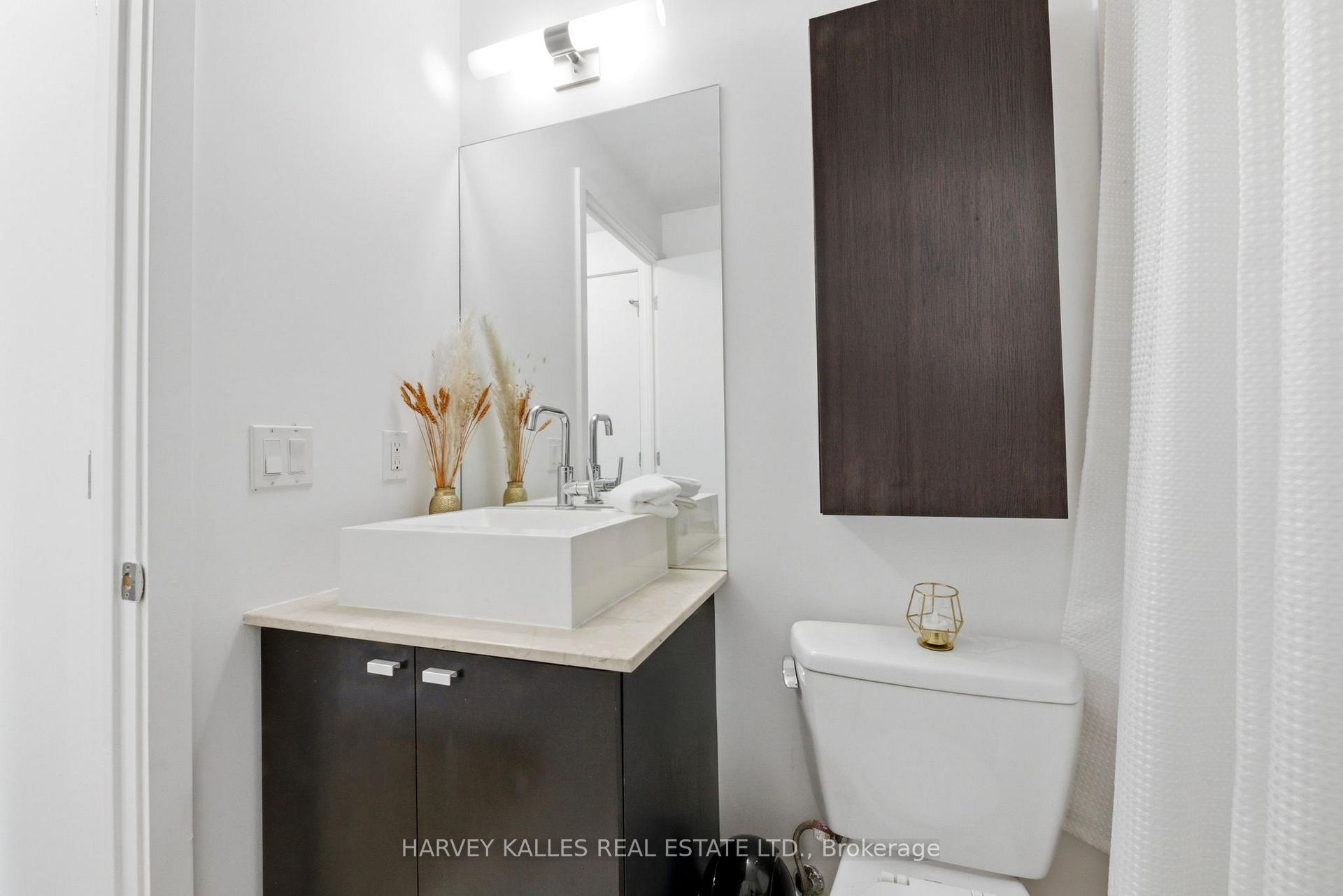 Photo 13 of Unit 701, 103 The Queensway, Toronto, High Park-Swansea — HOMEH