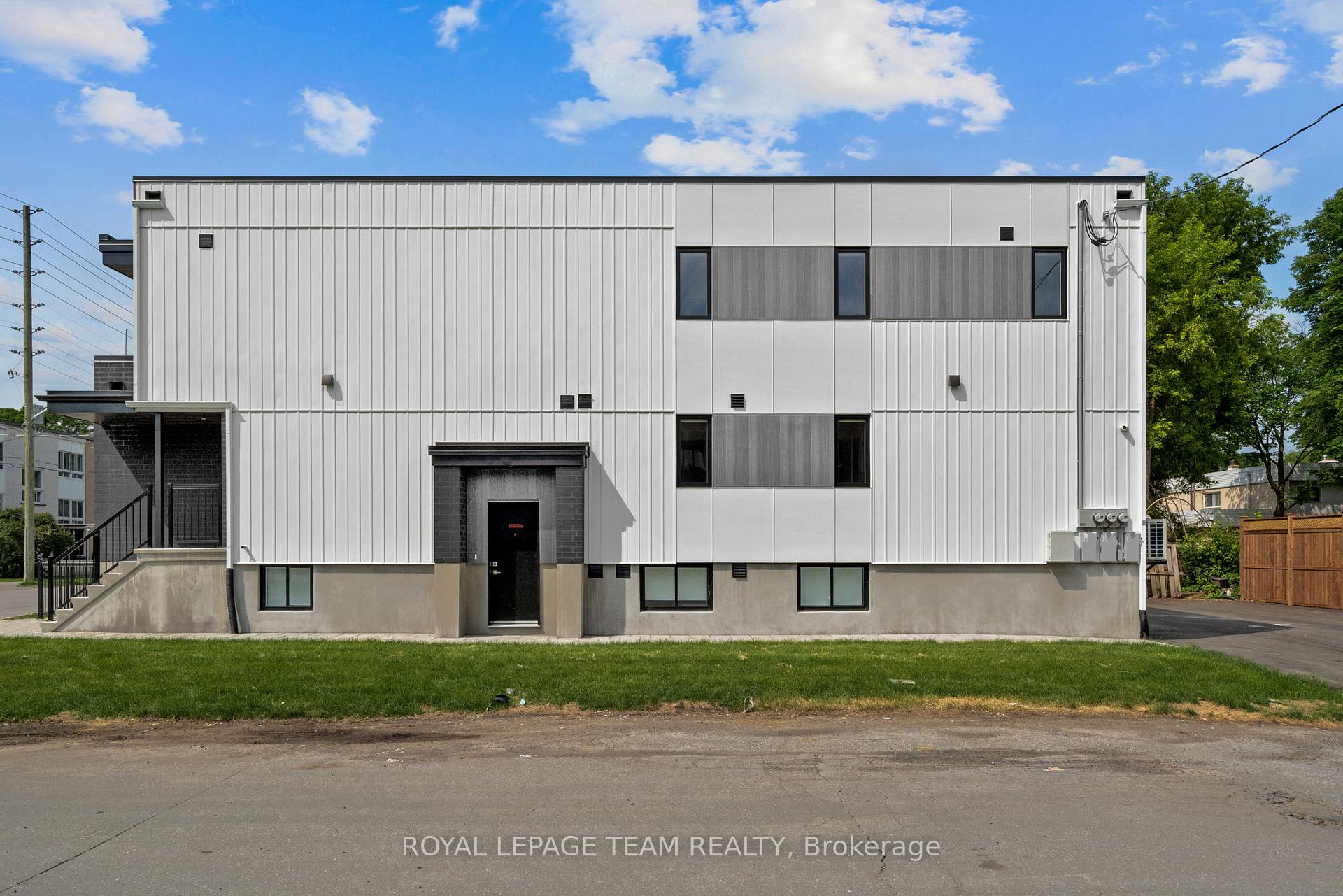 Photo 2 of Unit C, 1231 Shillington Avenue, Ottawa, Carlington — HOMEH