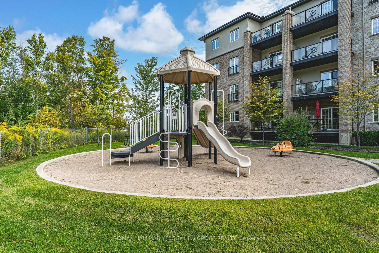 Photo 22 of Unit 402, 40 Ferndale Drive S, Barrie, Ardagh — HOMEH