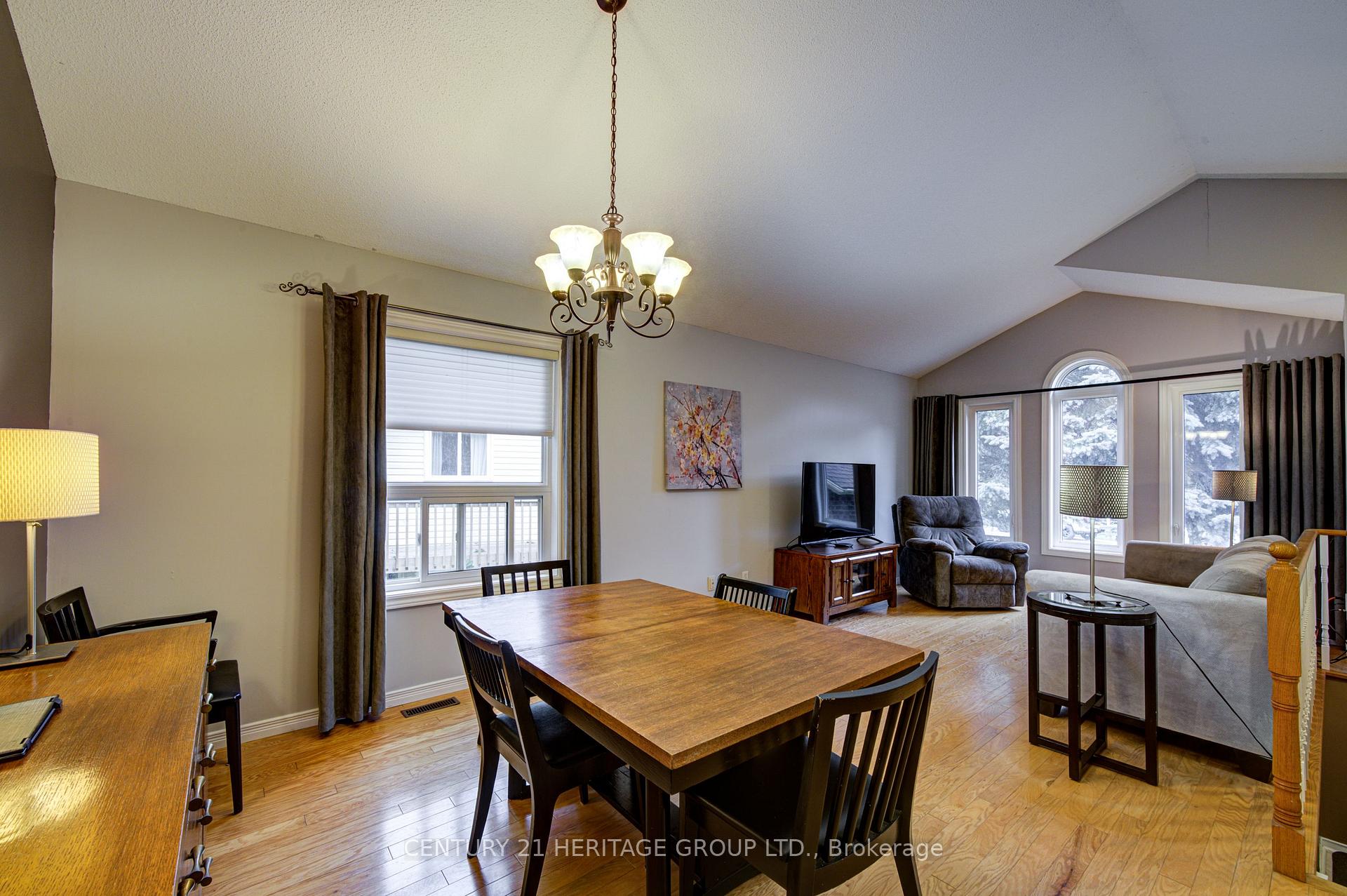 Photo 6 of 68 Dyer Drive, Wasaga Beach — HOMEH