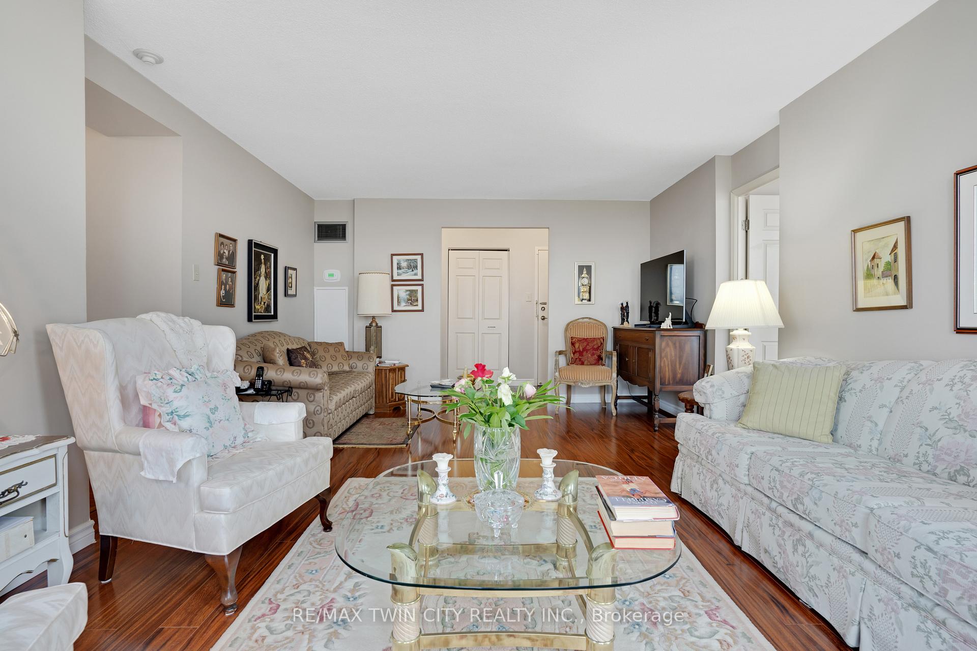 Photo 11 of Unit 703, 1414 King Street E, Kitchener, King East — HOMEH