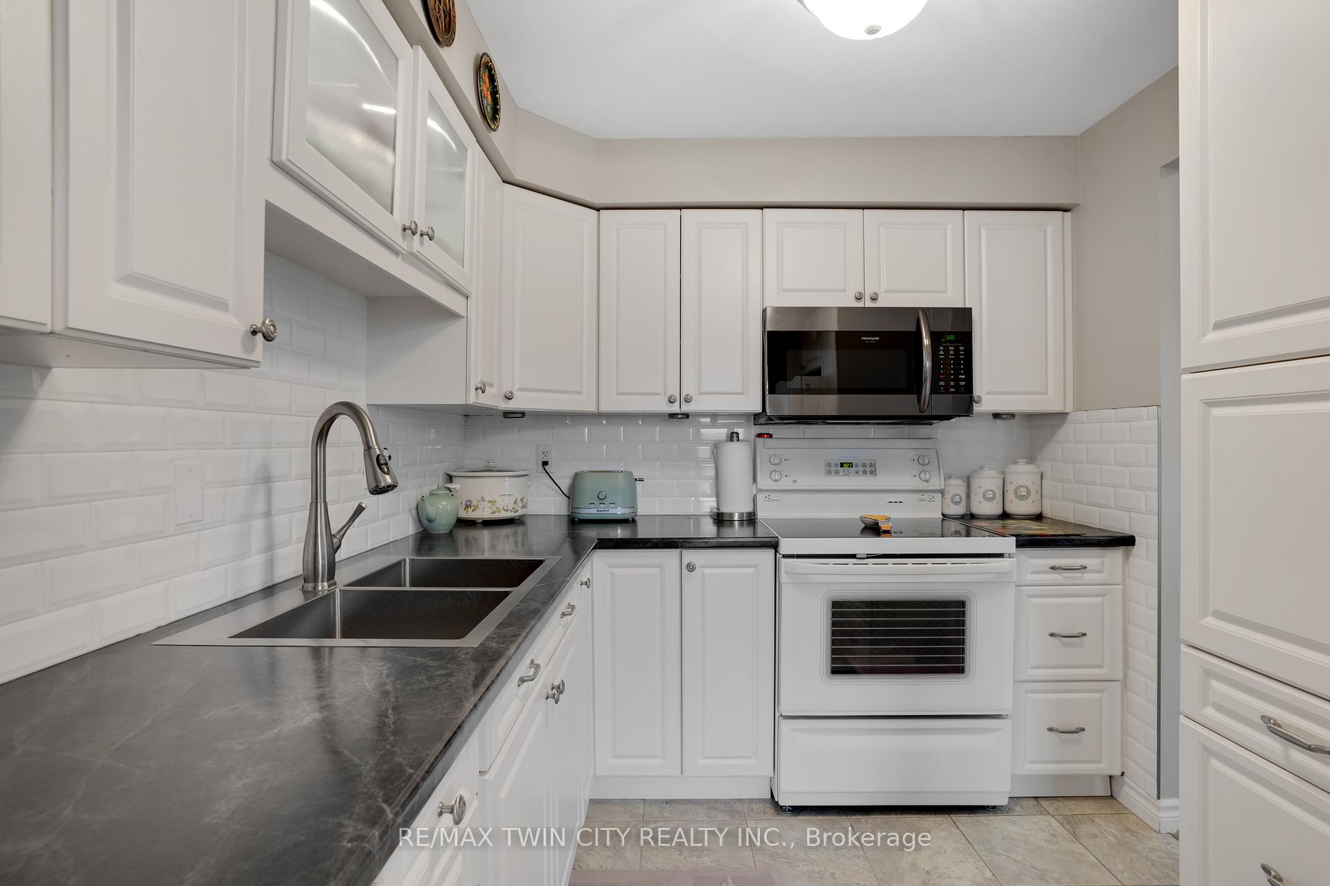 Photo 16 of Unit 703, 1414 King Street E, Kitchener, King East — HOMEH
