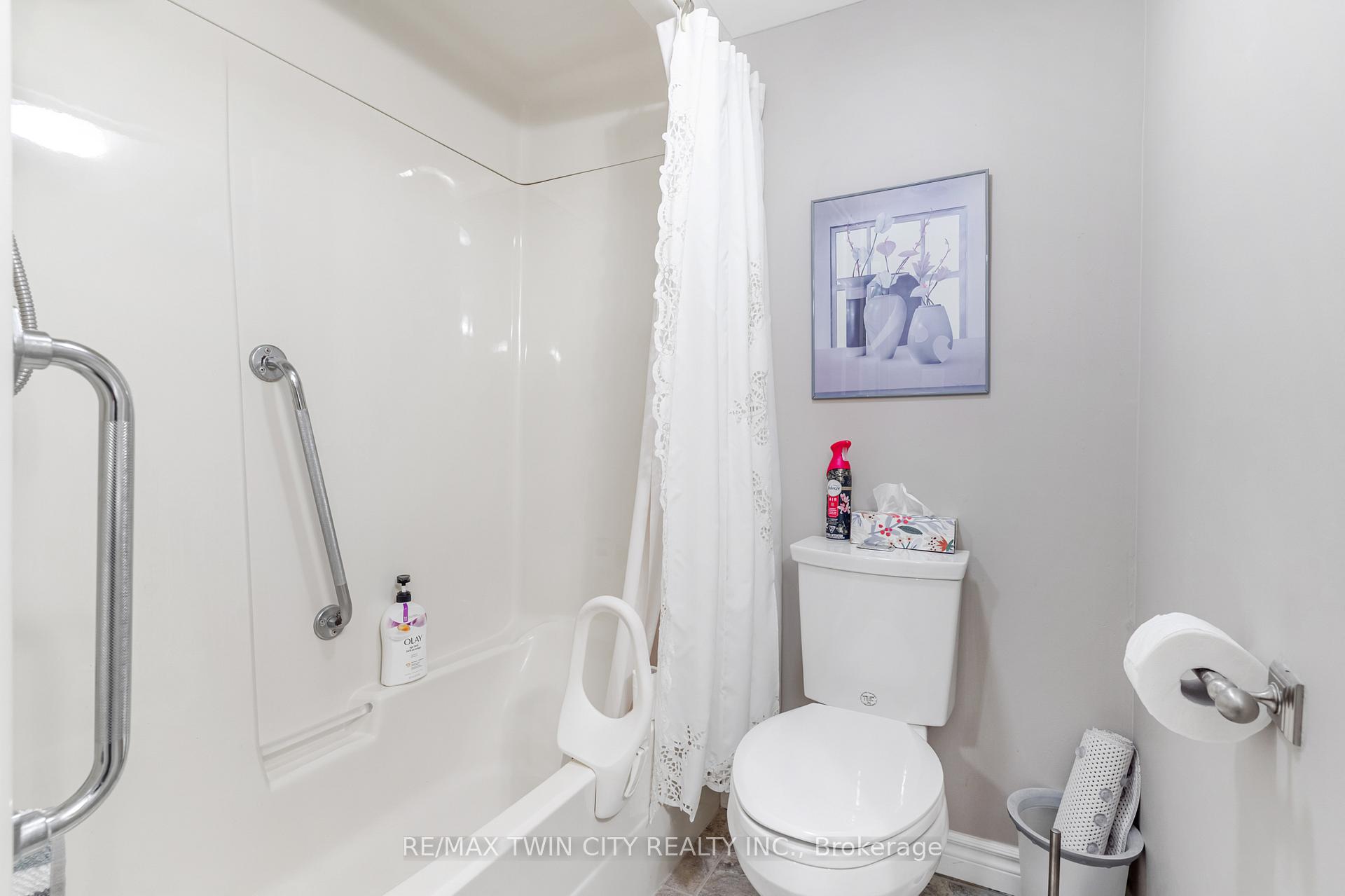 Photo 26 of Unit 703, 1414 King Street E, Kitchener, King East — HOMEH