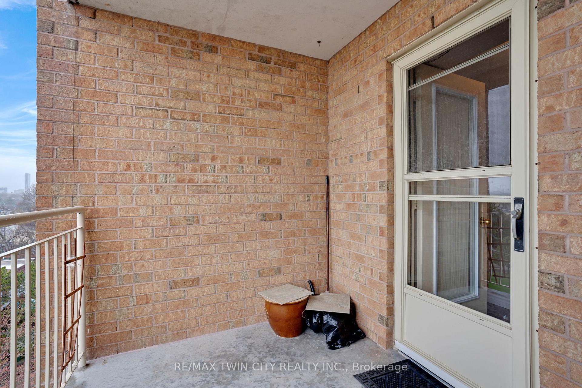 Photo 29 of Unit 703, 1414 King Street E, Kitchener, King East — HOMEH