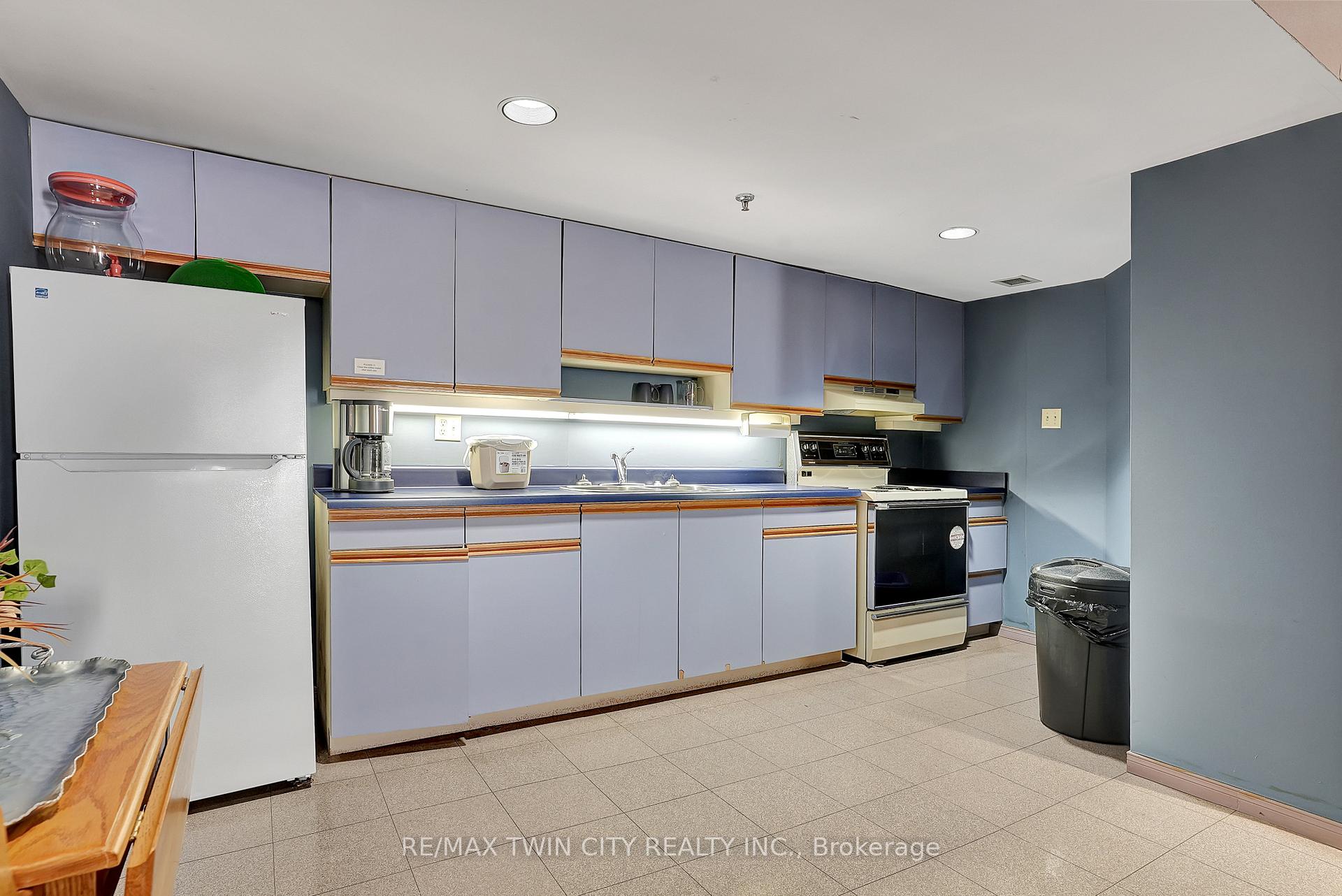 Photo 40 of Unit 703, 1414 King Street E, Kitchener, King East — HOMEH