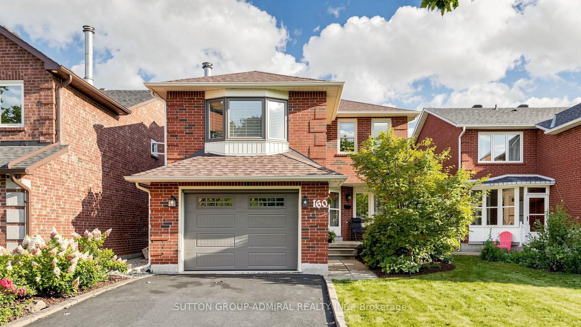 Photo 4 of 160 Marlott Road, Vaughan, Maple — HOMEH