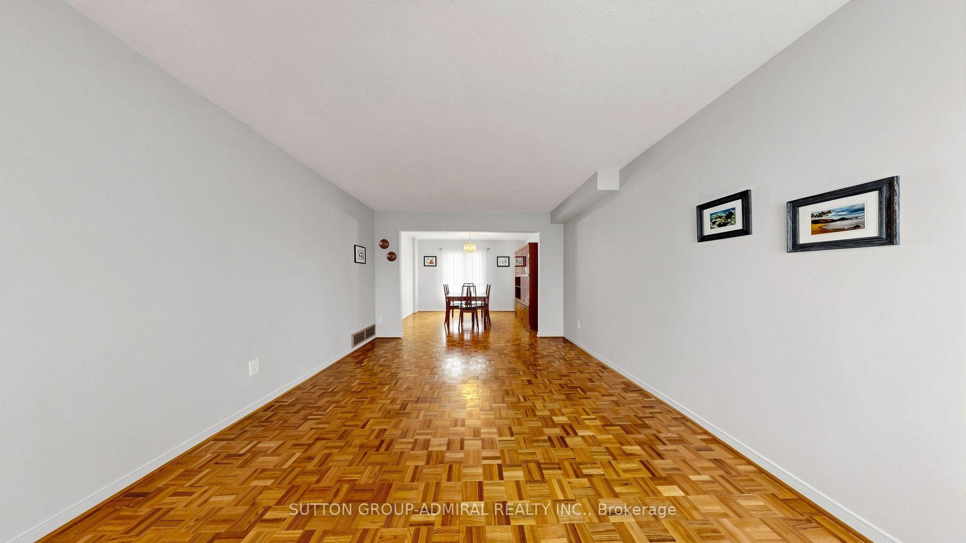 Photo 10 of 160 Marlott Road, Vaughan, Maple — HOMEH